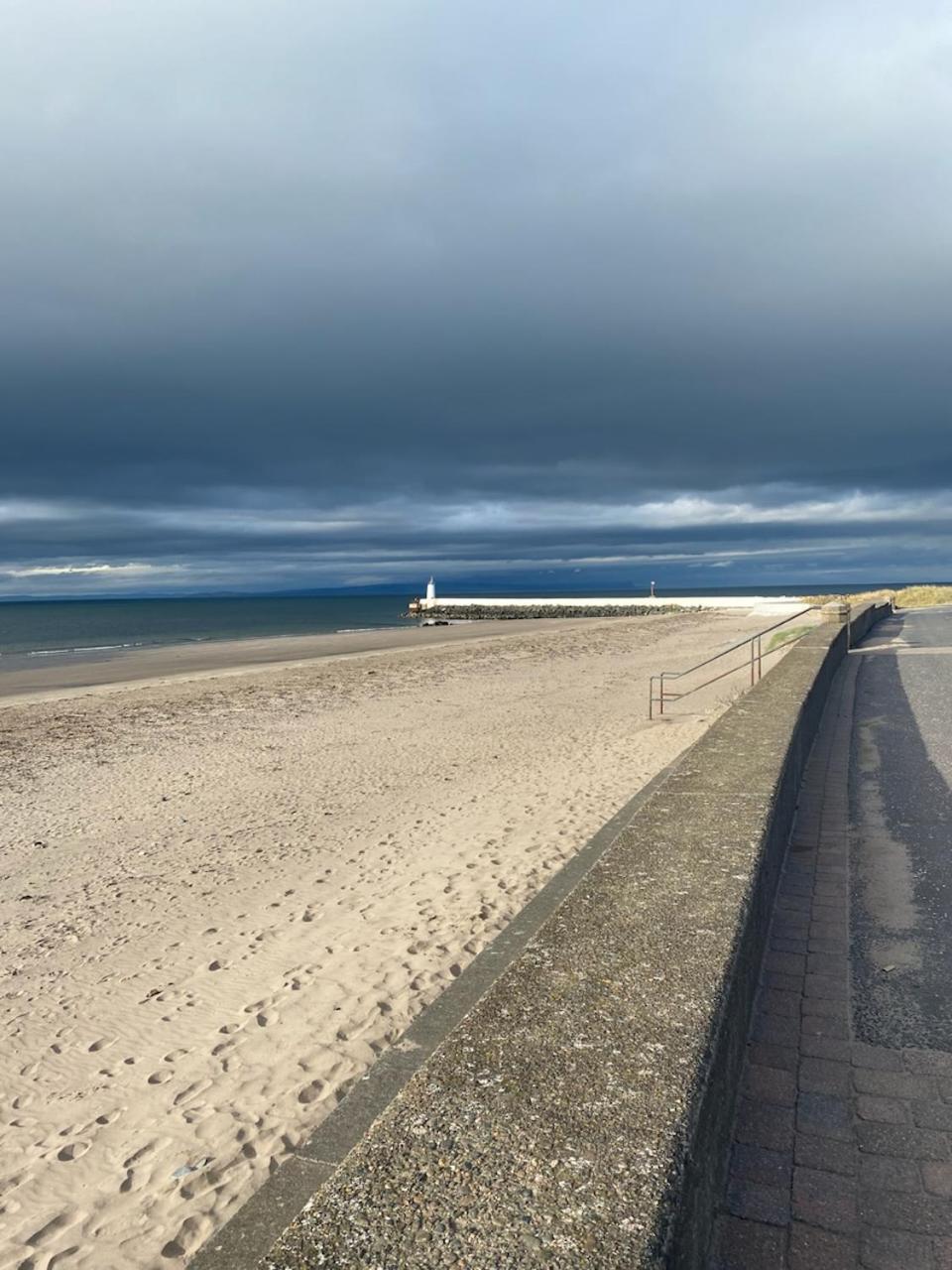 Montrose 25 view 3