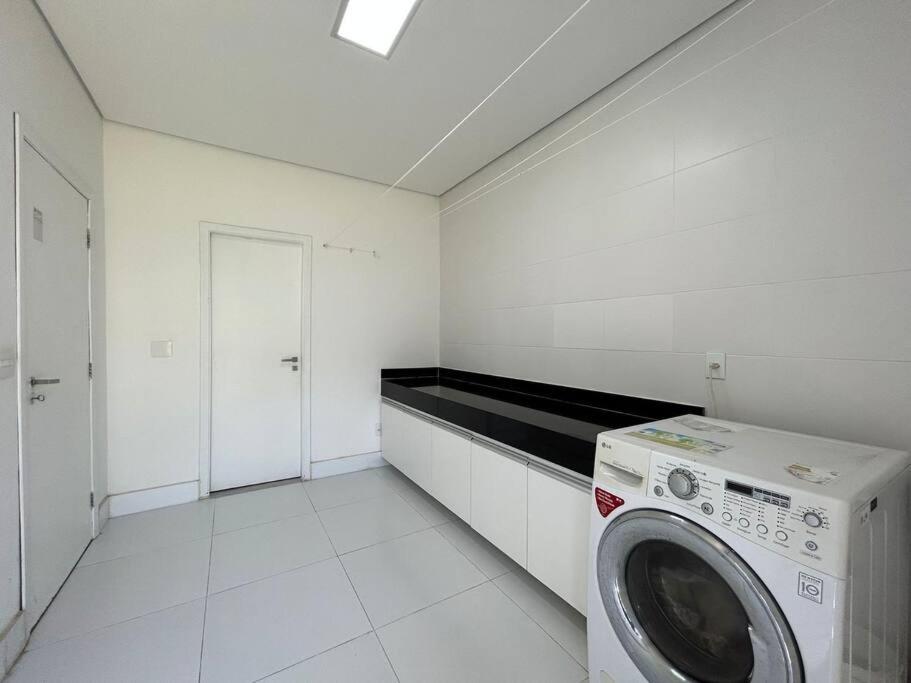 Lindíssima mansão térrea Cond Acapulco