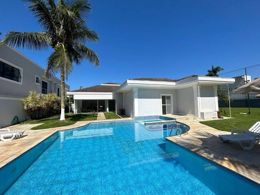 Lindíssima mansão térrea Cond Acapulco