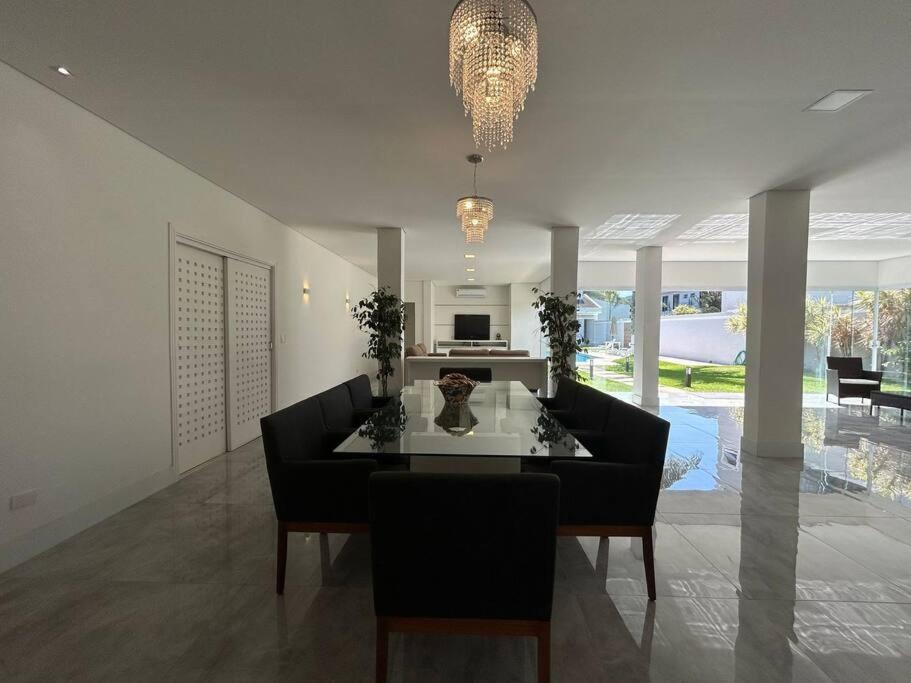 Lindíssima mansão térrea Cond Acapulco