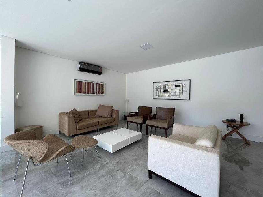 Lindíssima mansão térrea Cond Acapulco