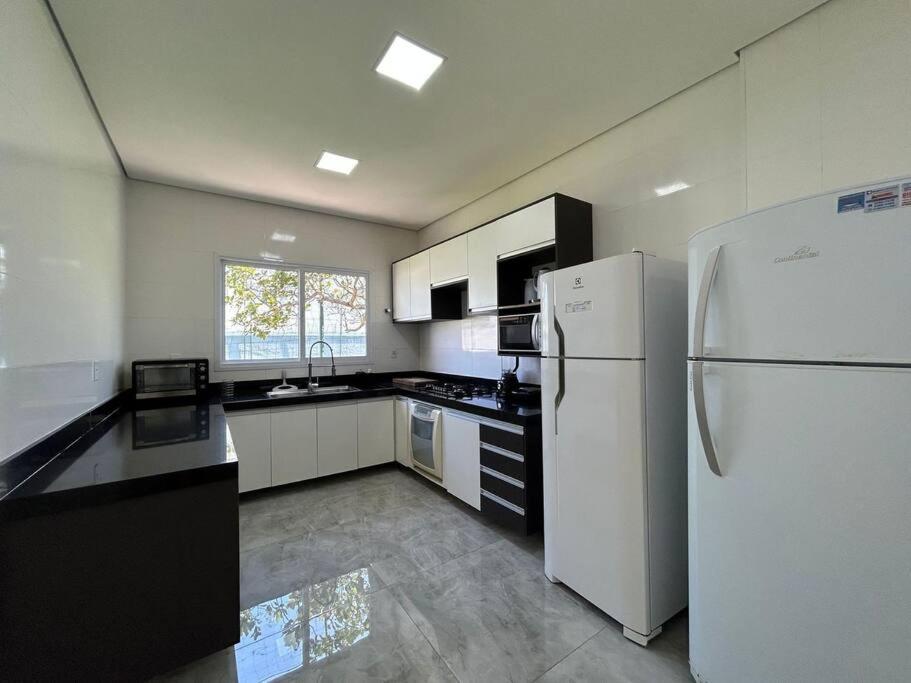 Lindíssima mansão térrea Cond Acapulco