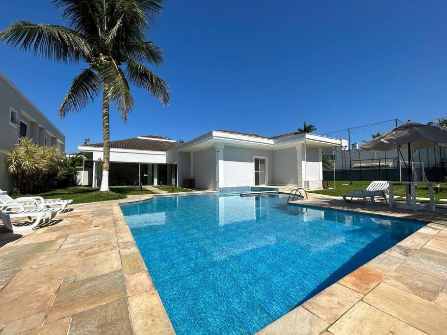 Lindíssima mansão térrea Cond Acapulco