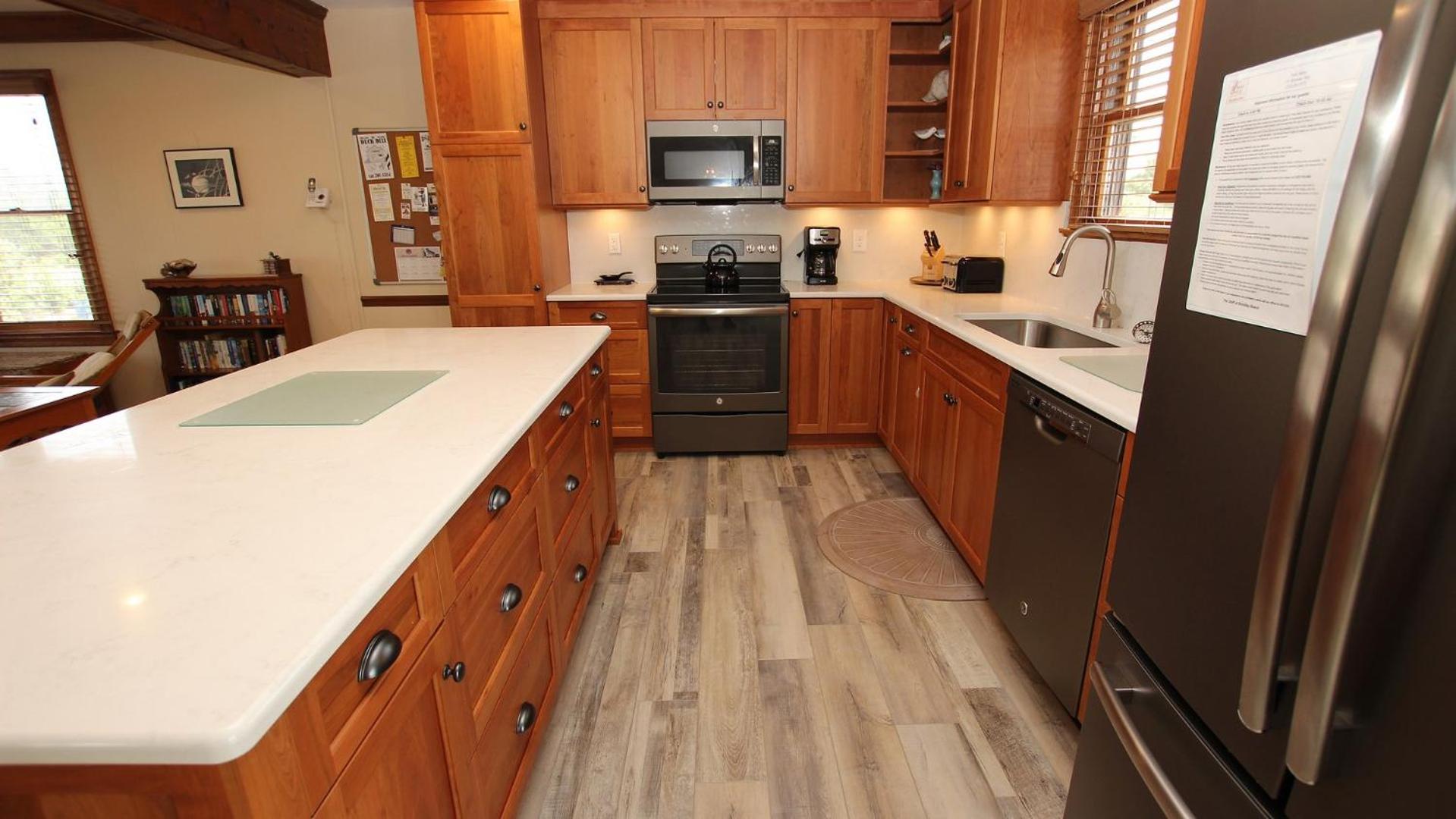 Semi-Oceanfront, Close to Beach, Dogs Welcome, SA8, Berry