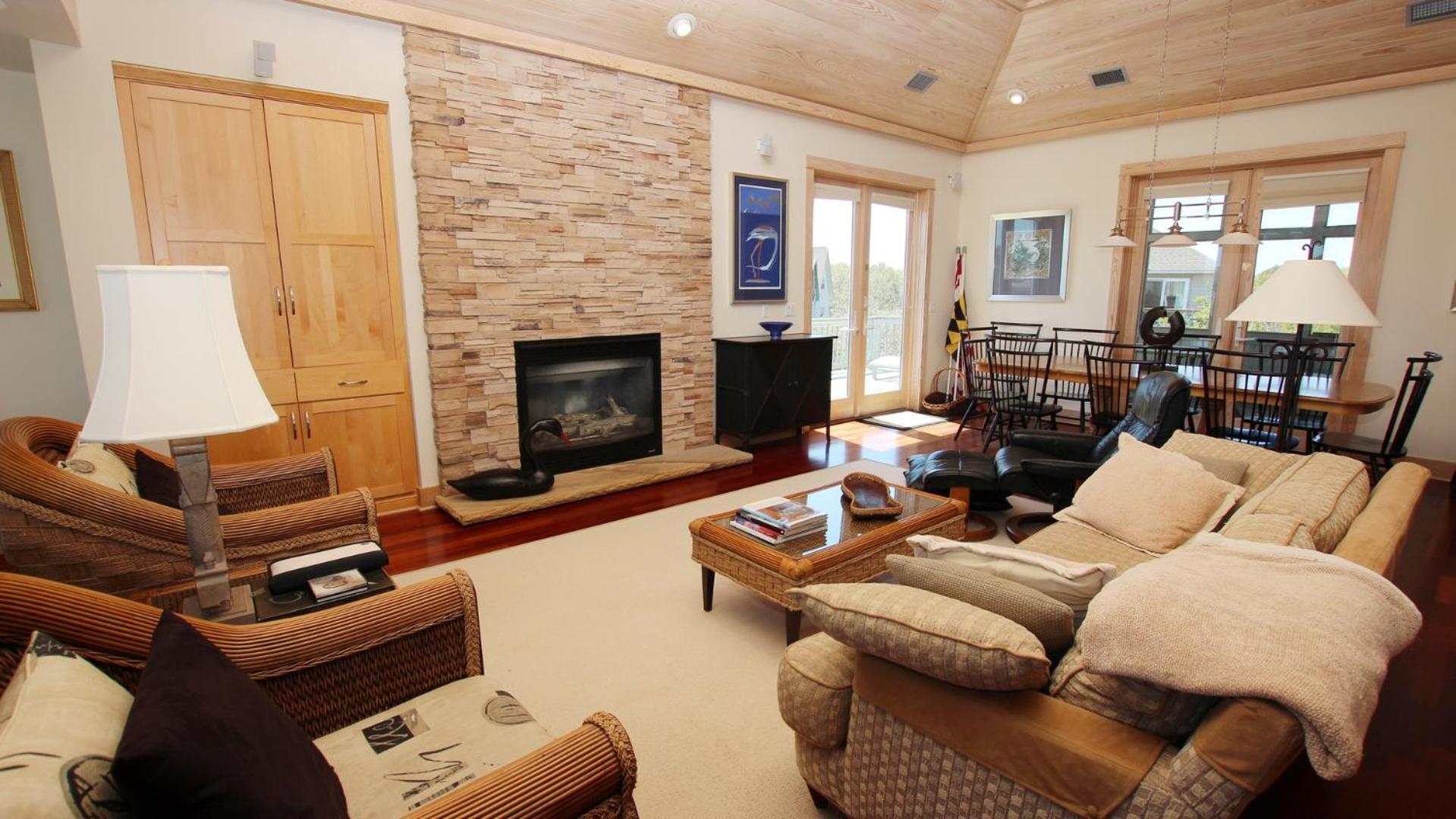 Oceanside, Screened Porch, 100 ft to Beach Access, SA180, Siren Song