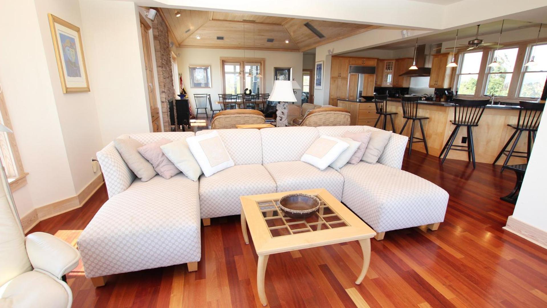 Oceanside, Screened Porch, 100 ft to Beach Access, SA180, Siren Song
