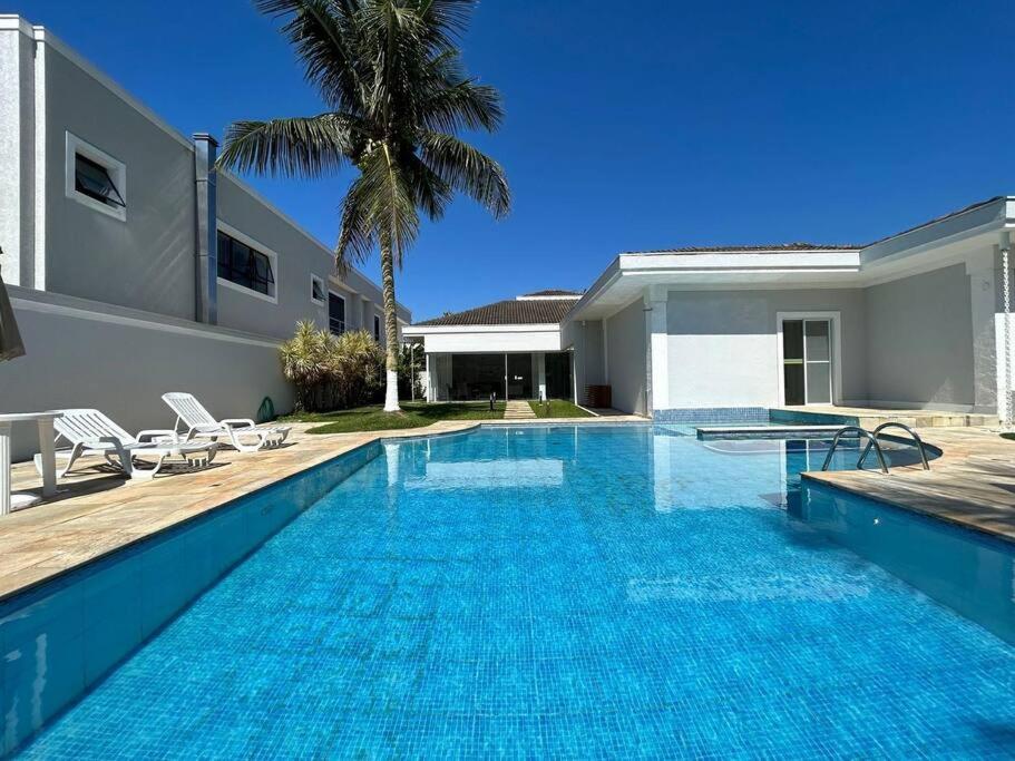 Lindíssima mansão térrea Cond Acapulco