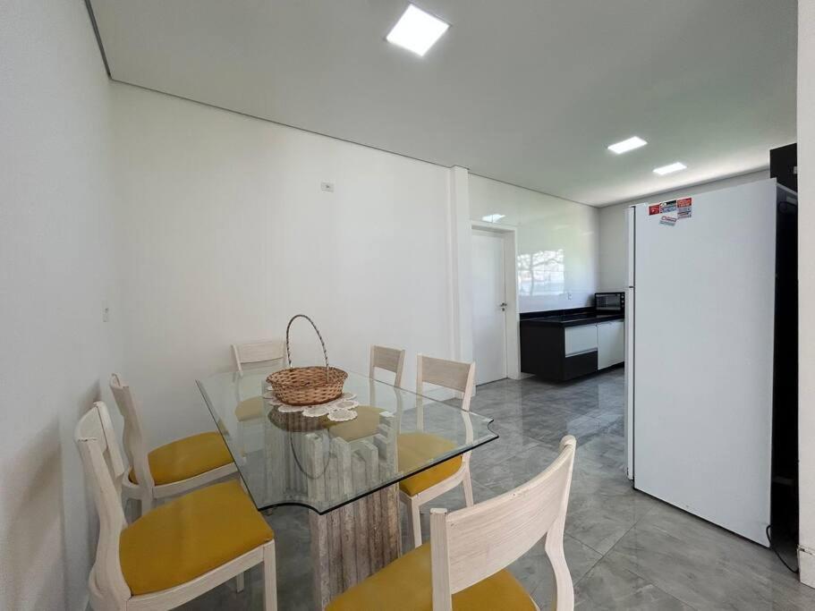 Lindíssima mansão térrea Cond Acapulco