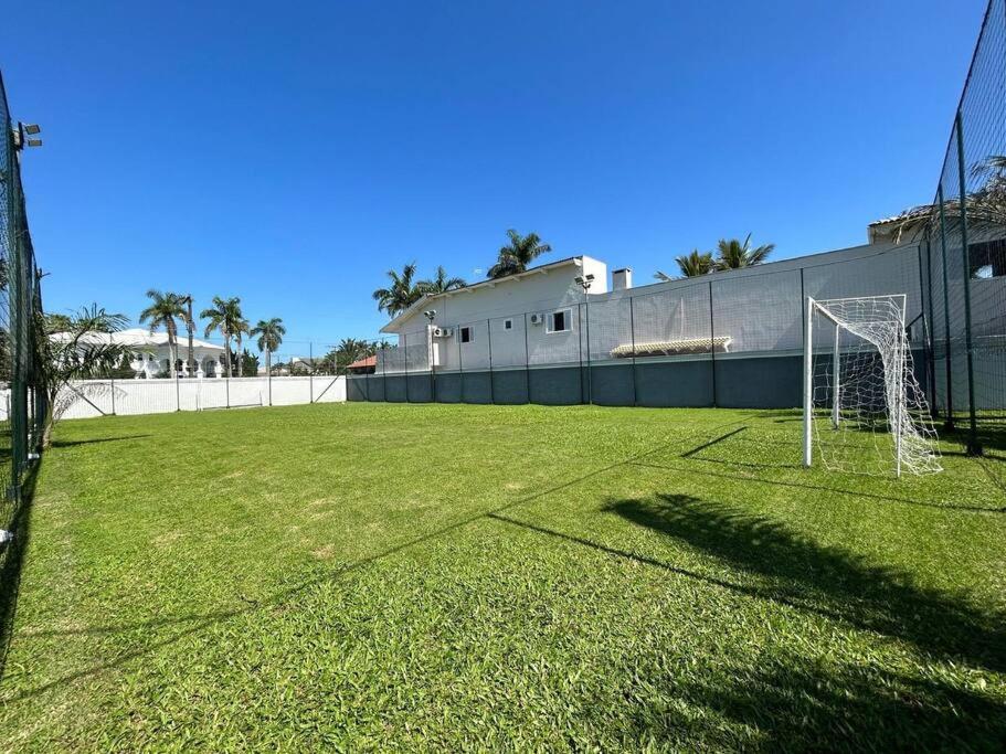 Lindíssima mansão térrea Cond Acapulco