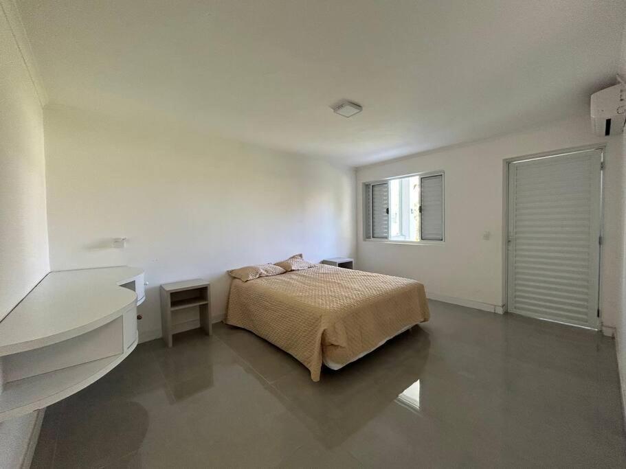 Lindíssima mansão térrea Cond Acapulco
