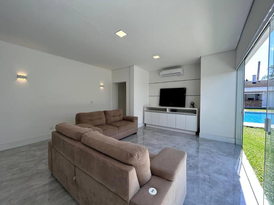 Lindíssima mansão térrea Cond Acapulco