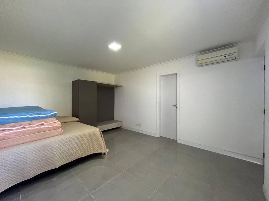 Lindíssima mansão térrea Cond Acapulco
