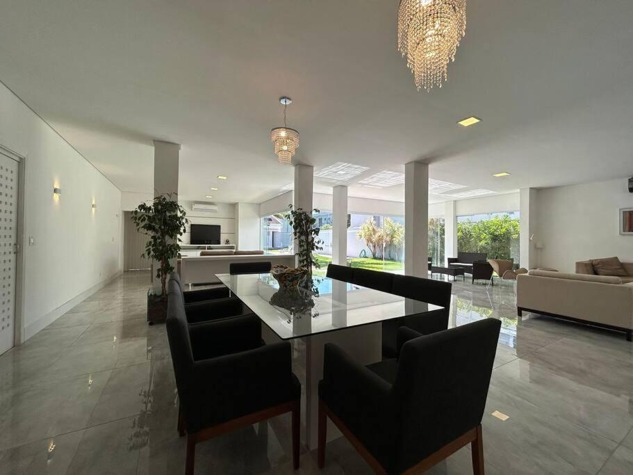 Lindíssima mansão térrea Cond Acapulco