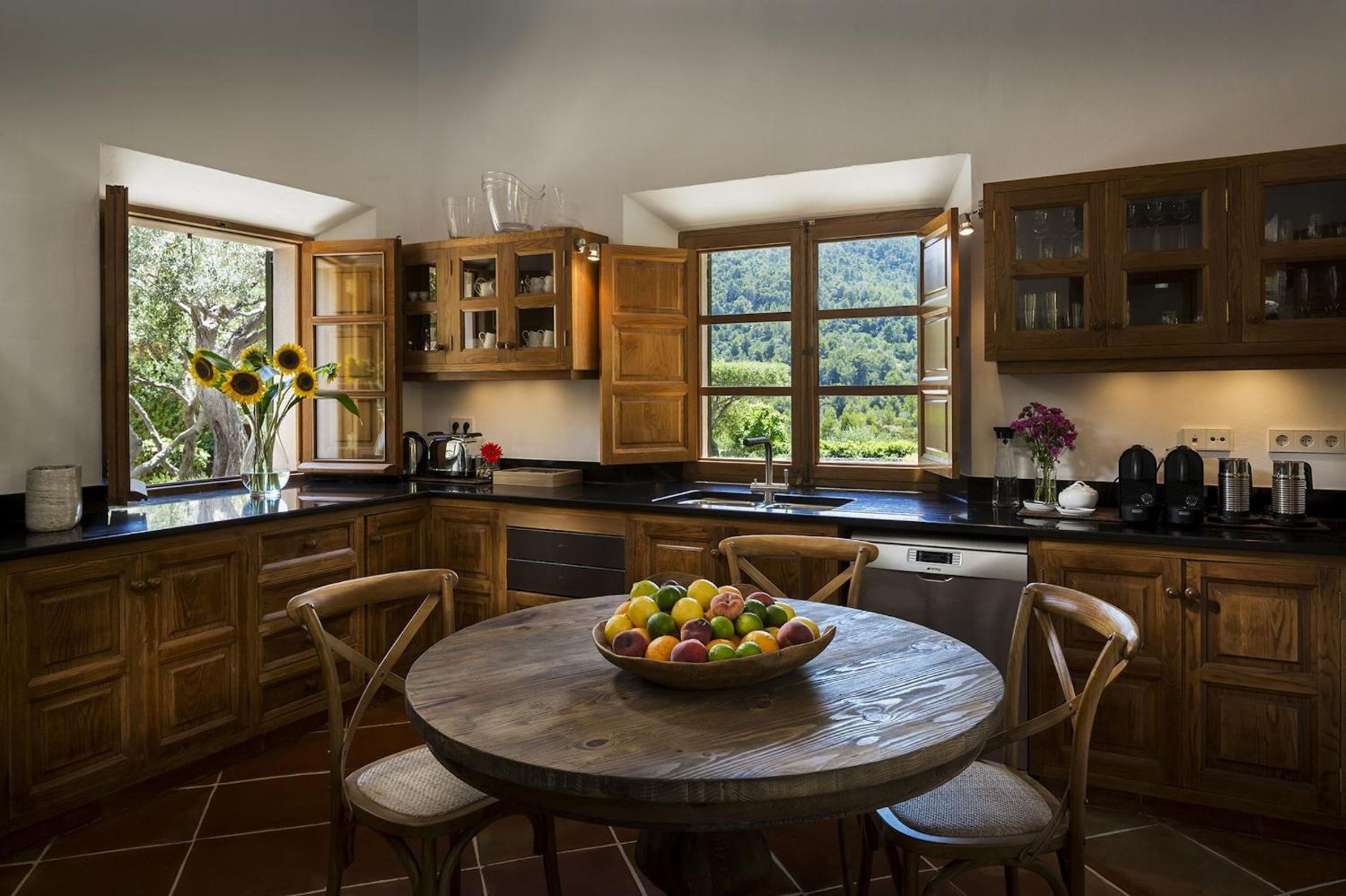 Astounding Mallorca Villa La Mejor Vista 5 Bedrooms All Inclusive view 3