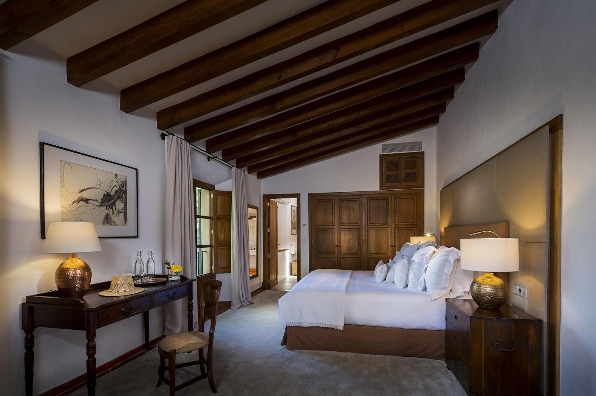 Astounding Mallorca Villa La Mejor Vista 5 Bedrooms All Inclusive view 4