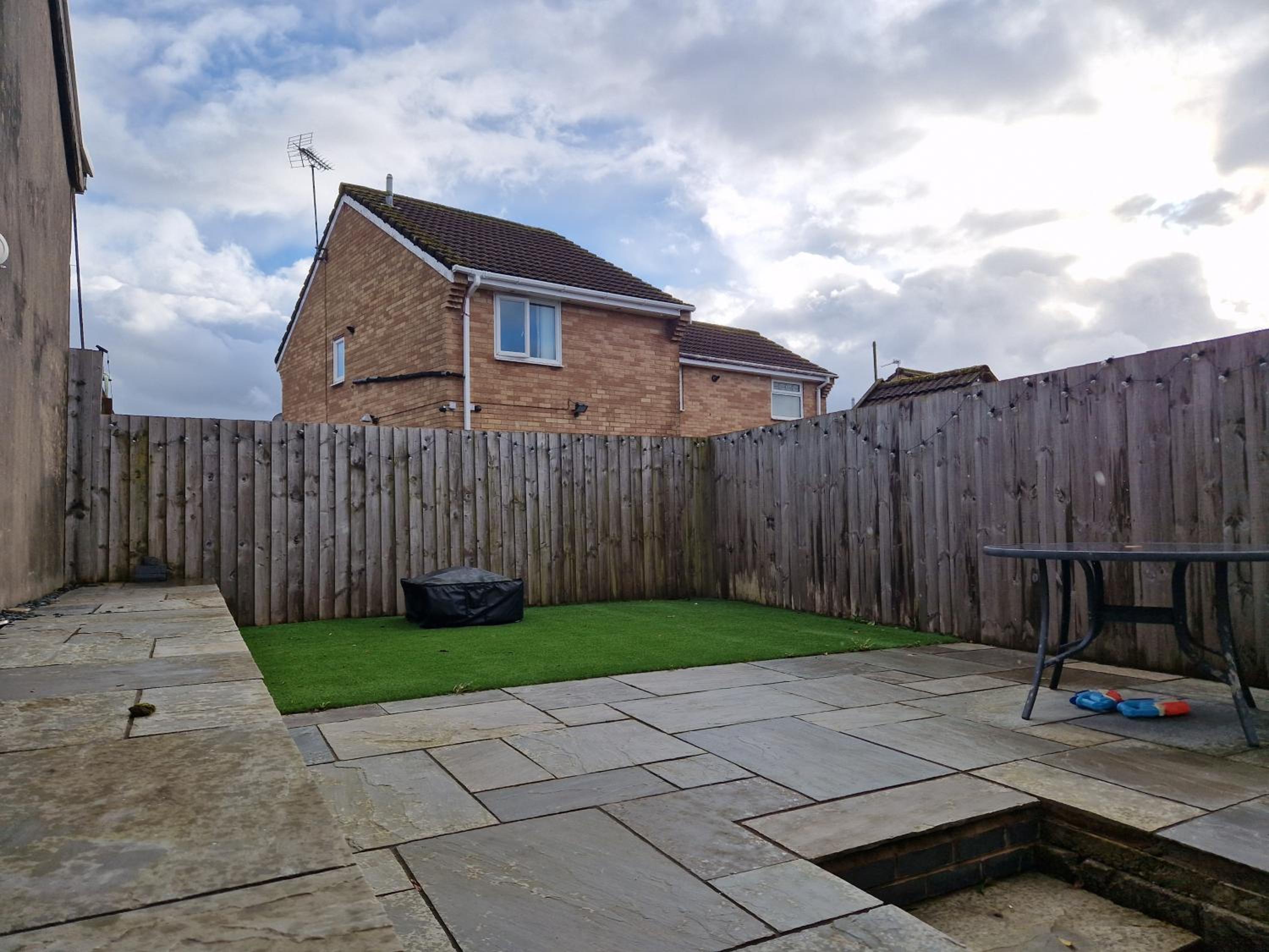 3 bedroom modern house. Merthyr Tydfil near bike park wales and Brecon Beacons National park view 3