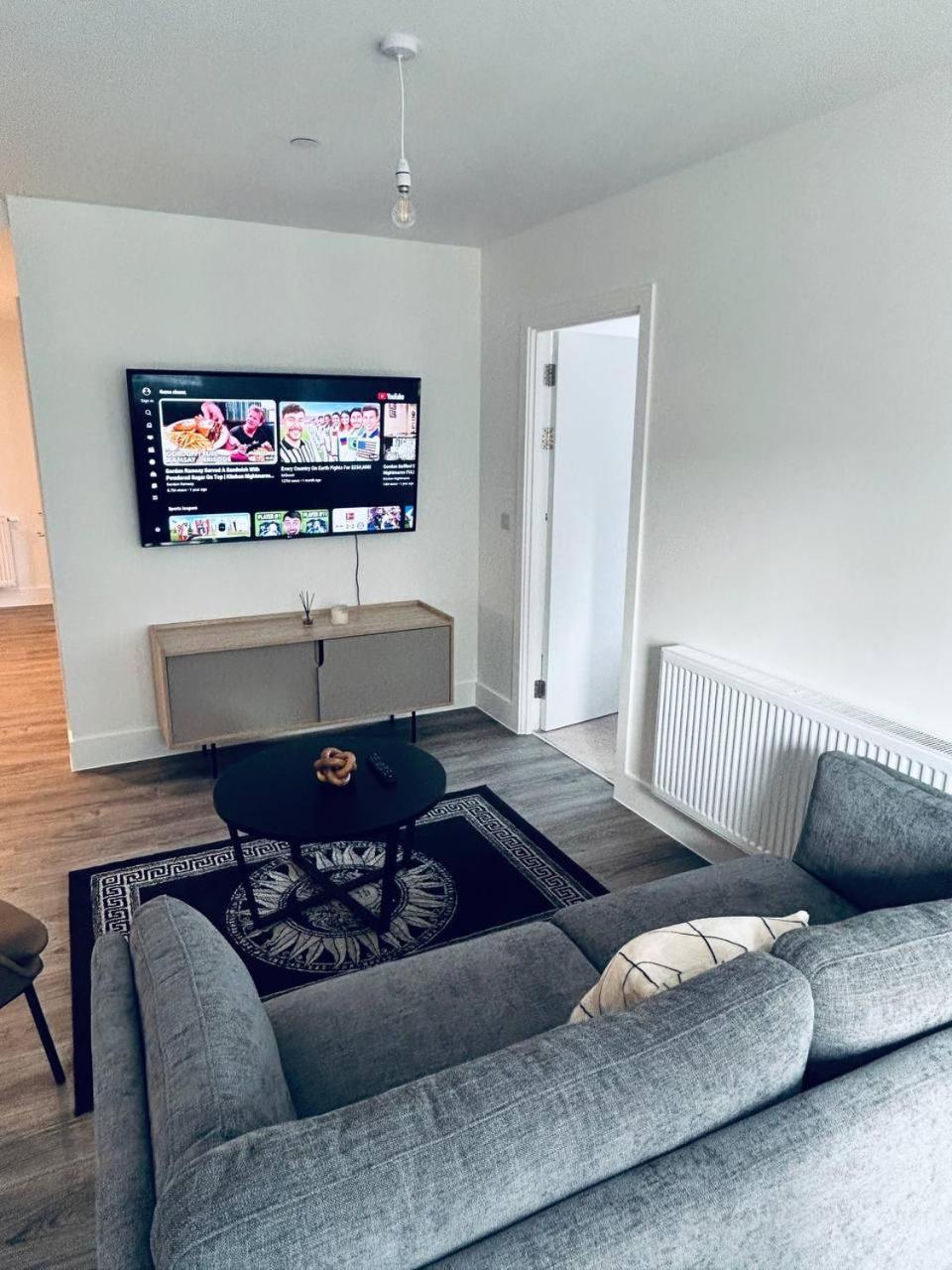 Luxury 2 Bedroom Apartment - Canning Town