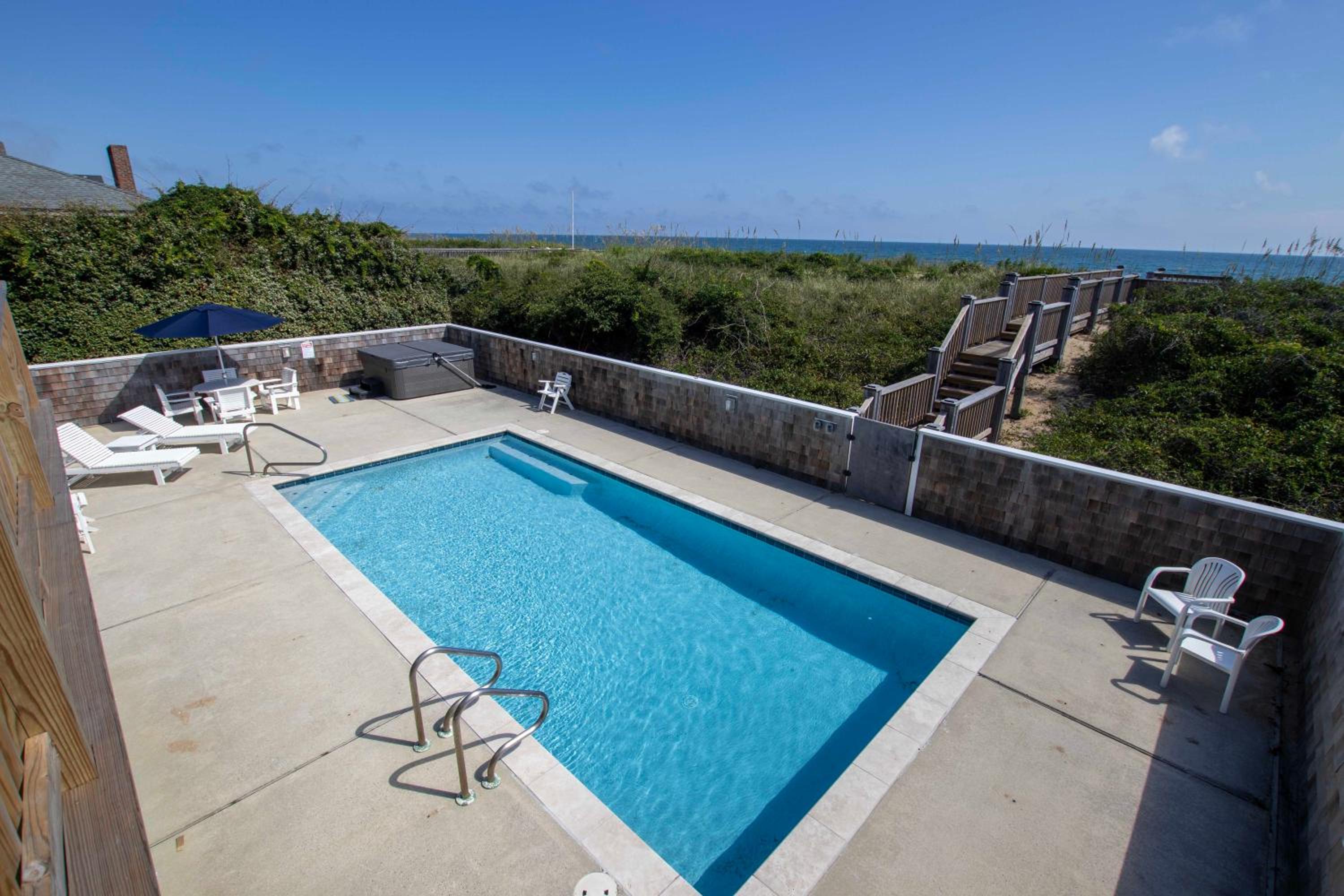 OCEANFRONT, Ocean Views, Private Pool, Hot Tub, SS10, The Russell Cottage view 5
