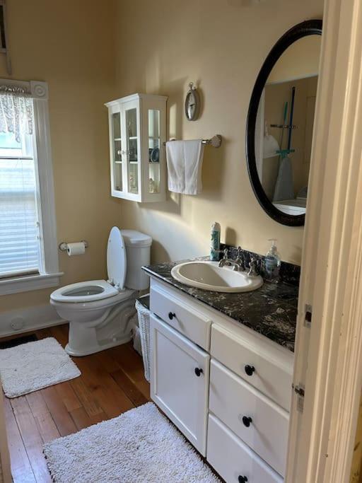 Savage Upon Siskiyou Spacious 3BDR near Railroad District view 2
