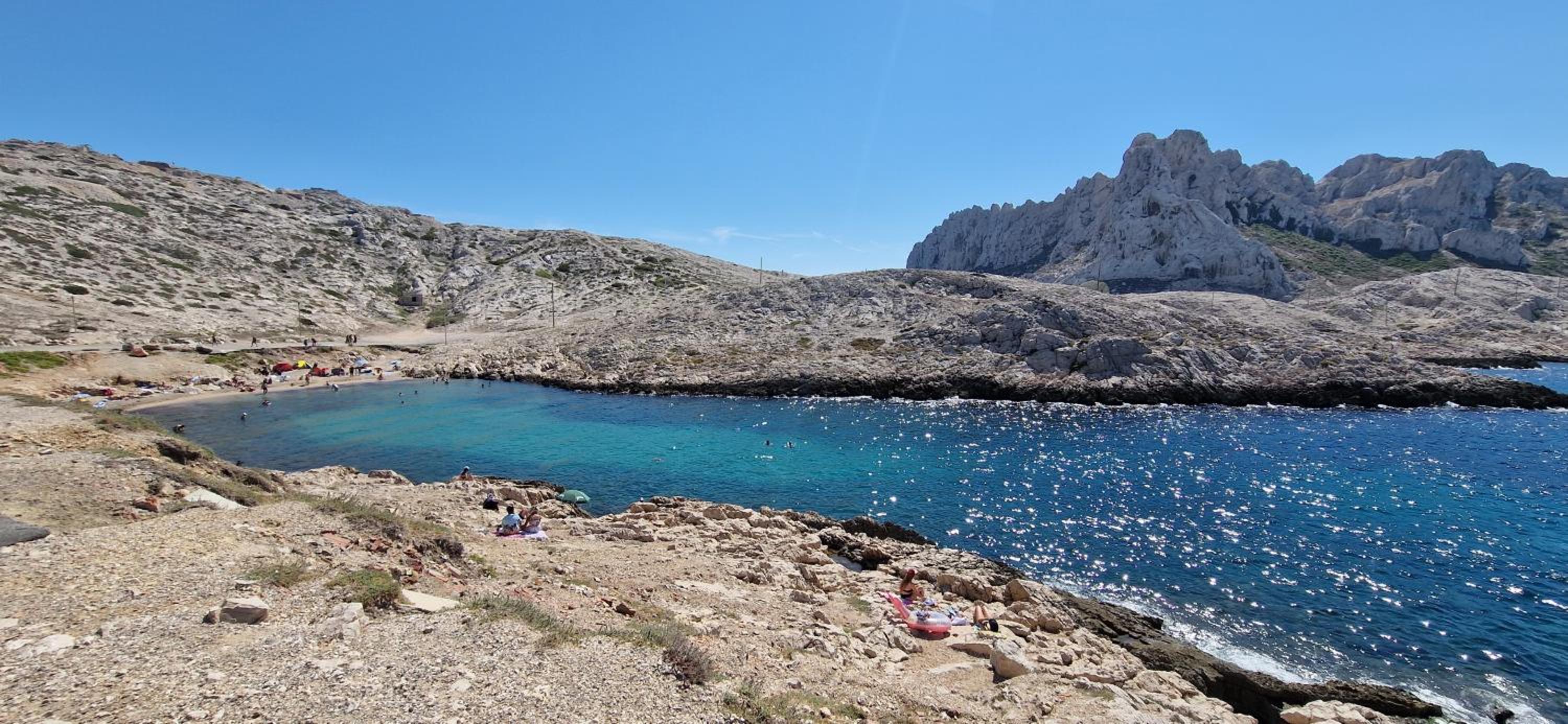 Pointe Rouge à 2mn de la plage - avec petite vue mer