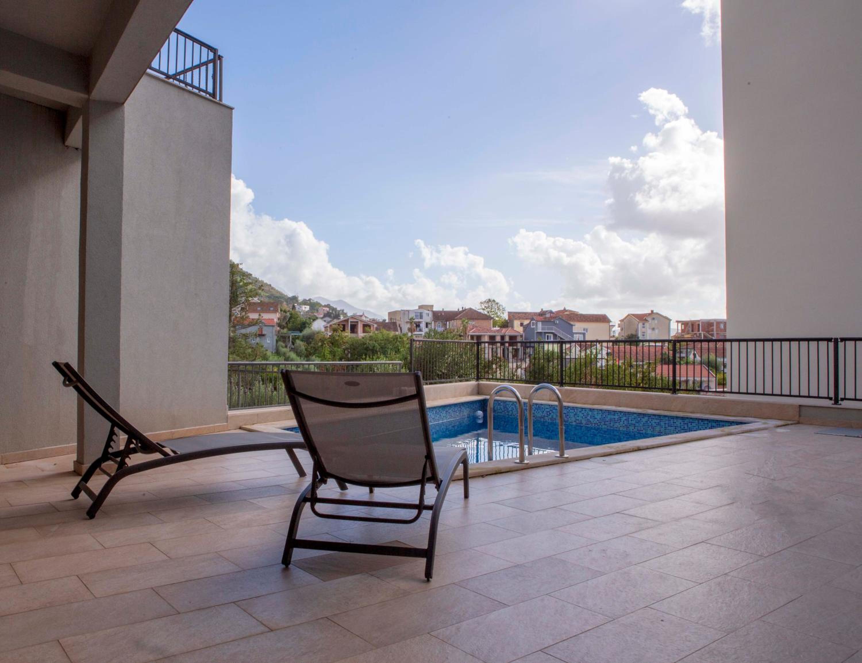Yellow Studio Retreat Tivat view 3