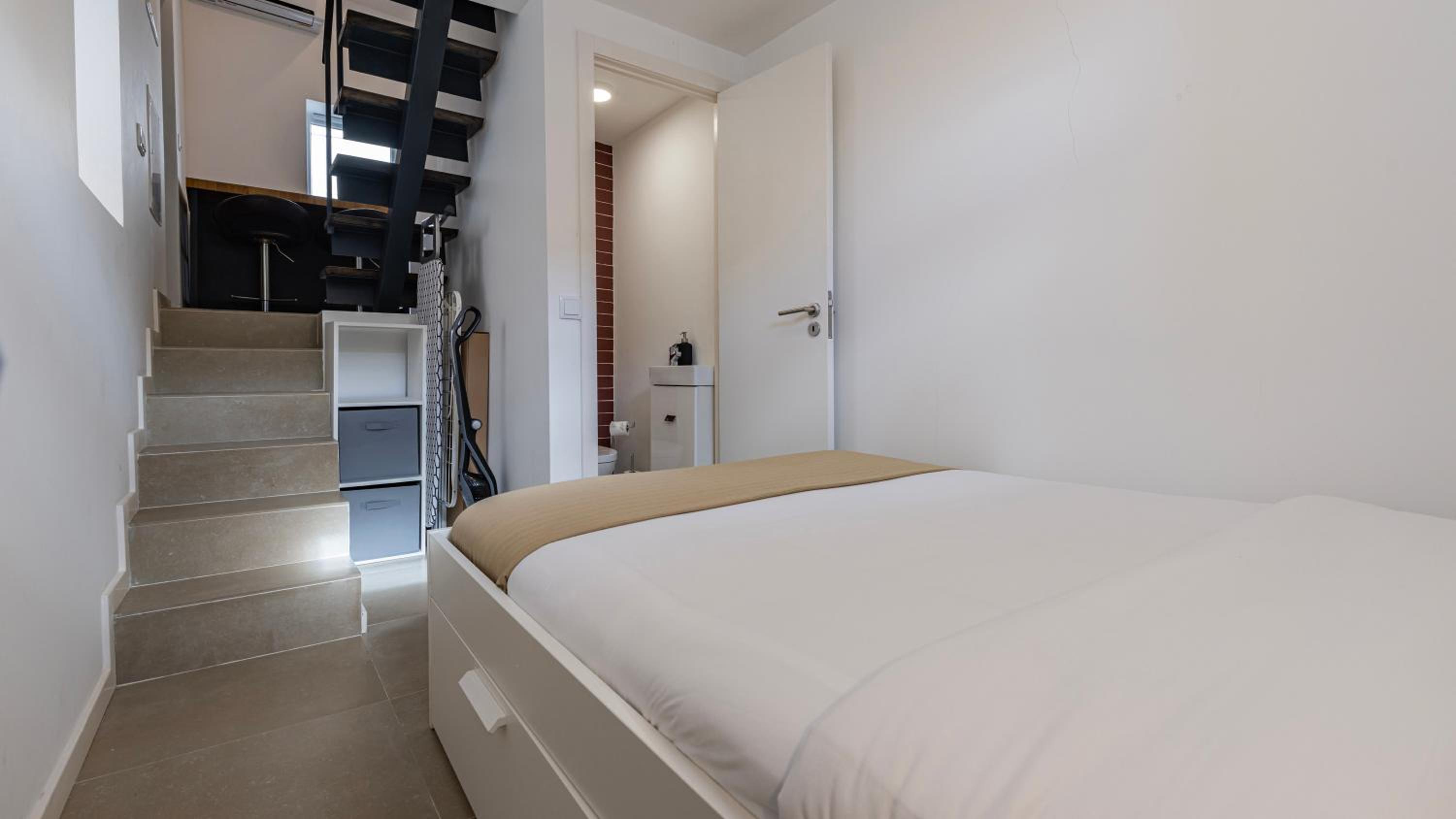 Estrela Escape Studios 2 by LovelyStay