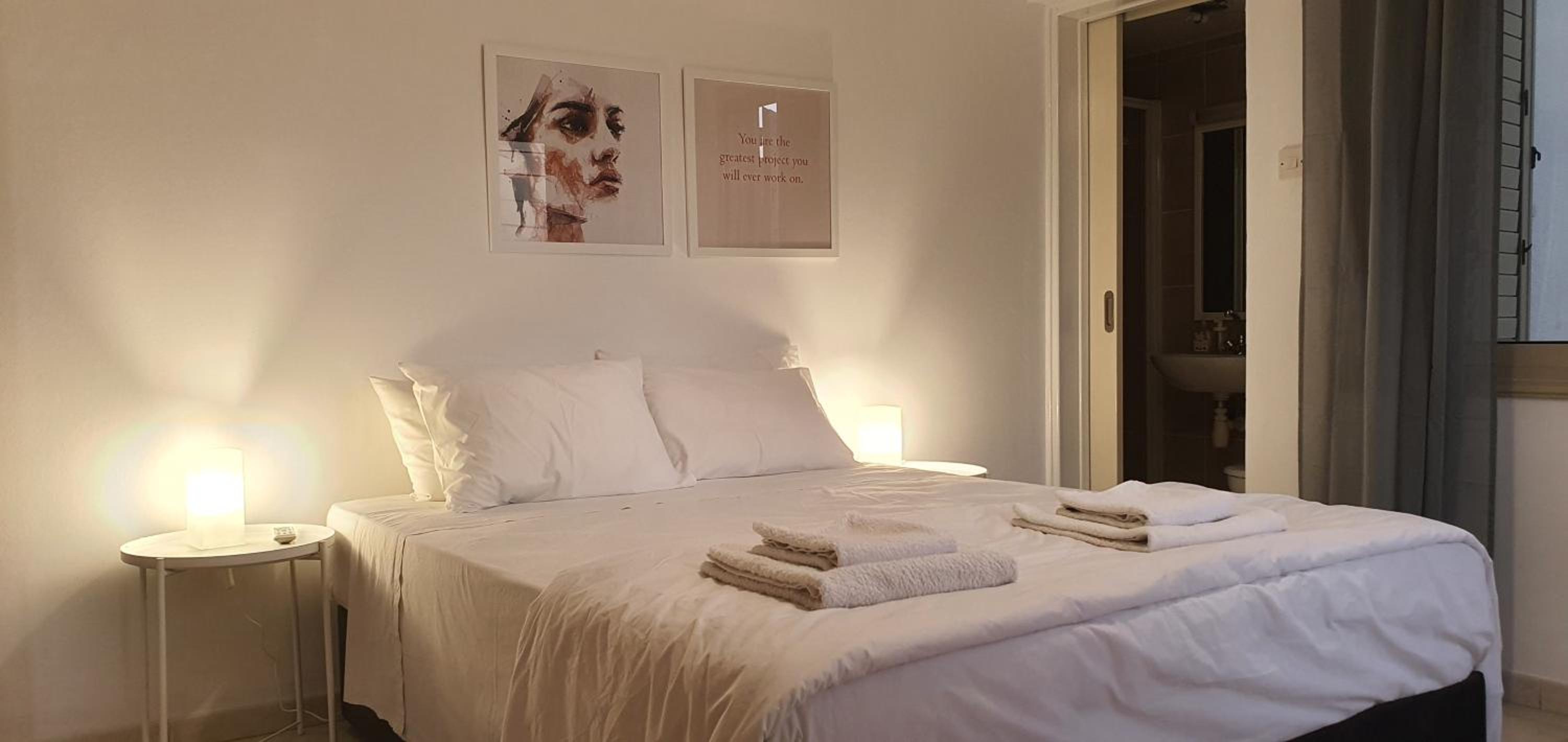 BLUE LUXURY APARTMENT (BREAKBOOKING CY-SERVICES LTD)