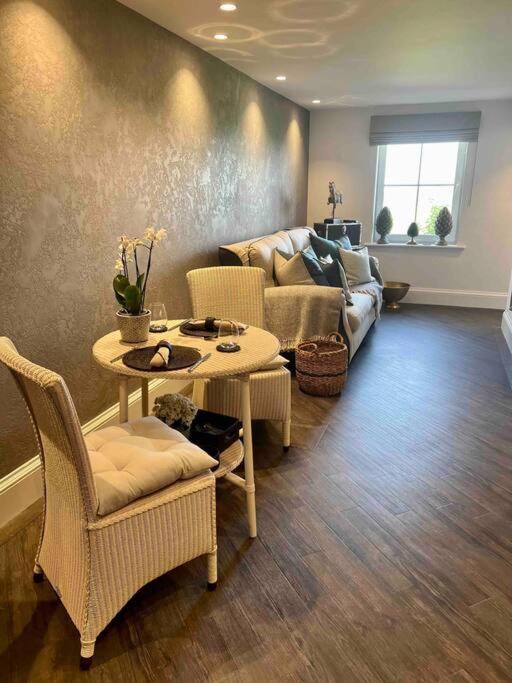Suite Retreat Luxury Apartment