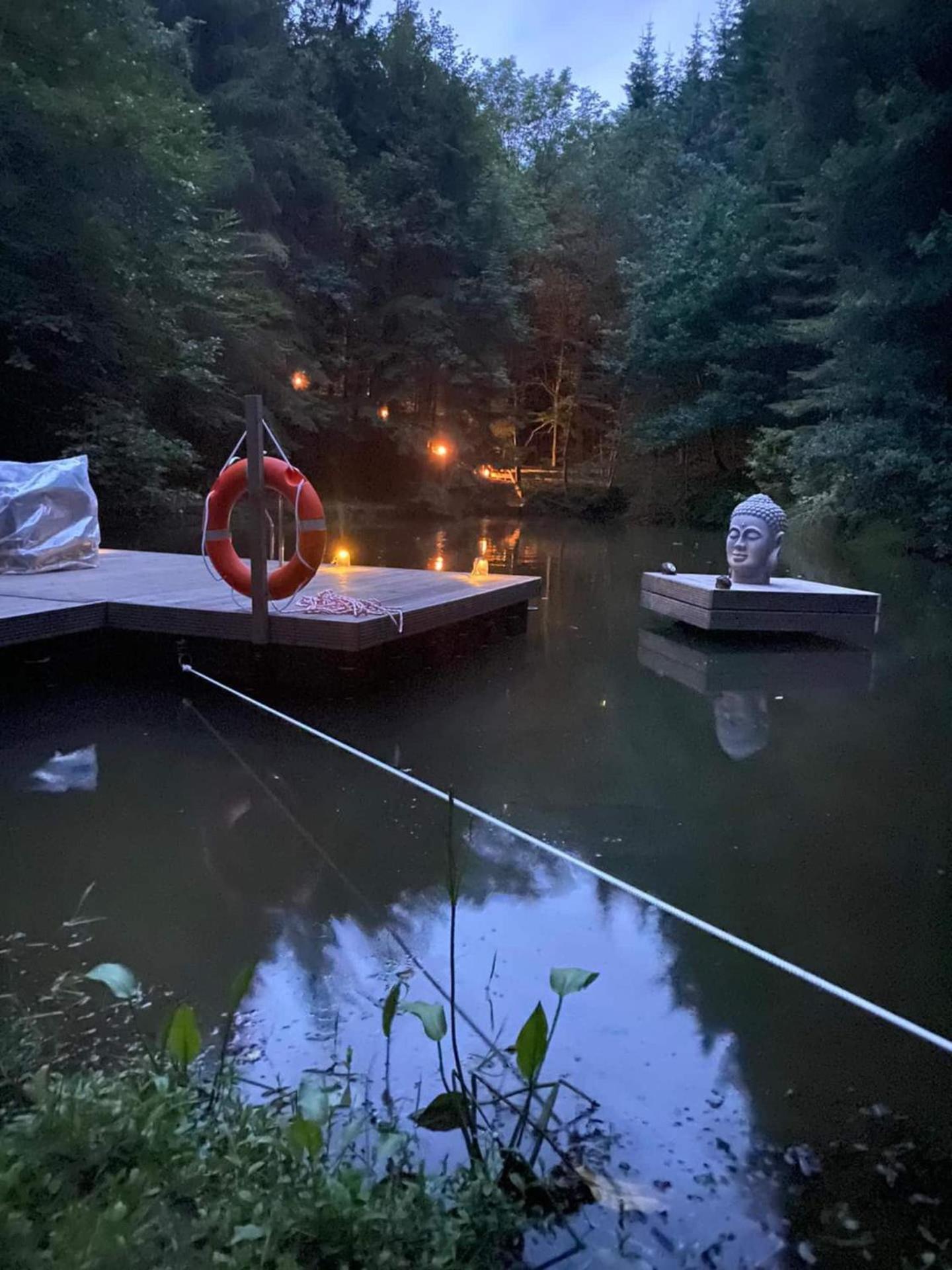 Ferienhaus Villa EMG Osnabrück Bielefeld in Preussisch-Oldendorf, Alleinlage, eigene Wald und See, Jacuzzi, Sauna für Familien Gruppen bis 20 Personen