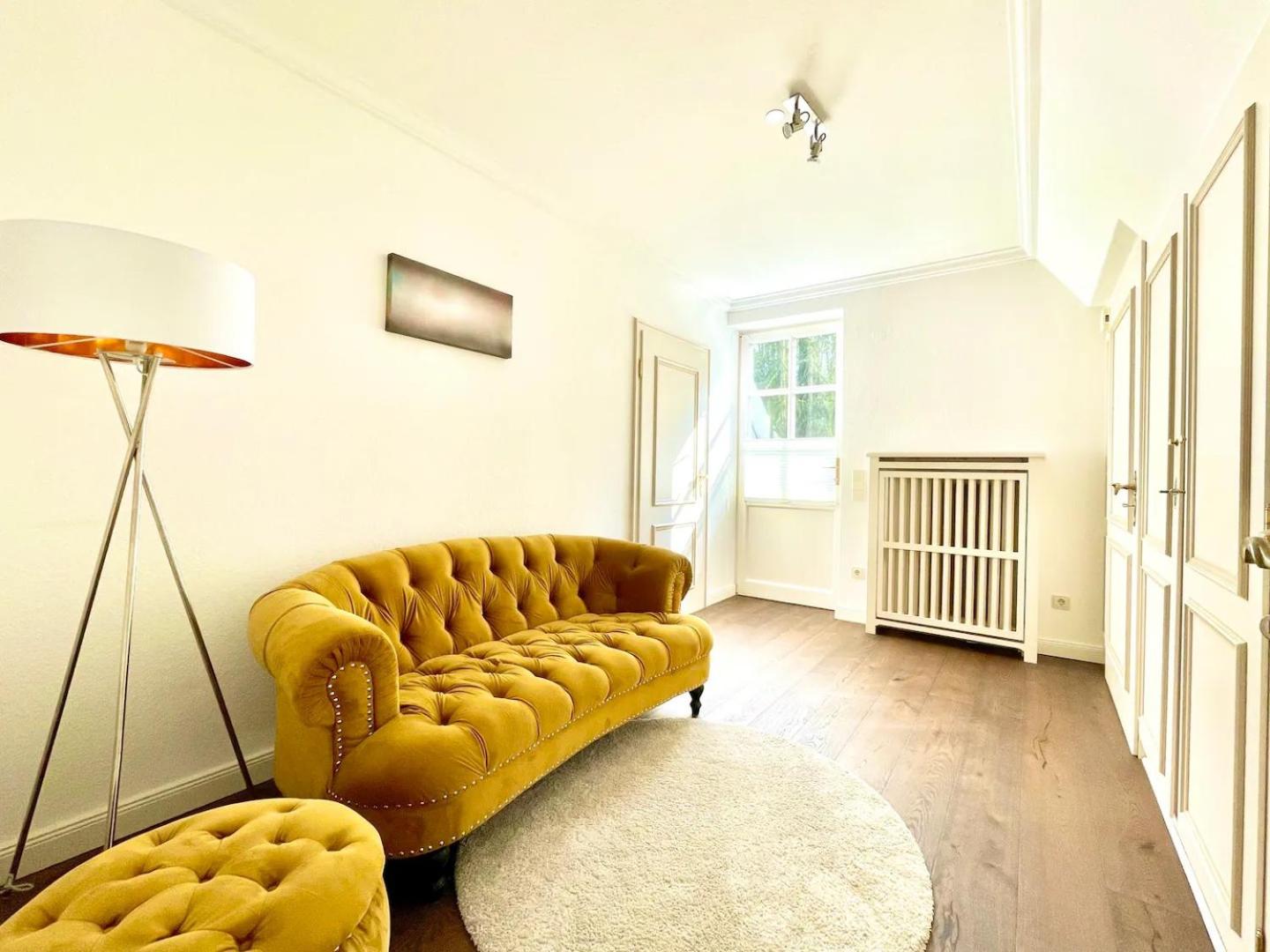 Ferienhaus Villa EMG Osnabrück Bielefeld in Preussisch-Oldendorf, Alleinlage, eigene Wald und See, Jacuzzi, Sauna für Familien Gruppen bis 20 Personen