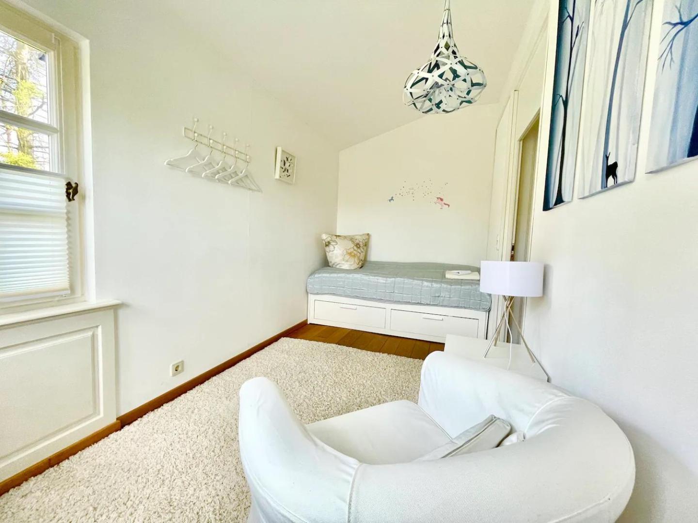 Ferienhaus Villa EMG Osnabrück Bielefeld in Preussisch-Oldendorf, Alleinlage, eigene Wald und See, Jacuzzi, Sauna für Familien Gruppen bis 20 Personen