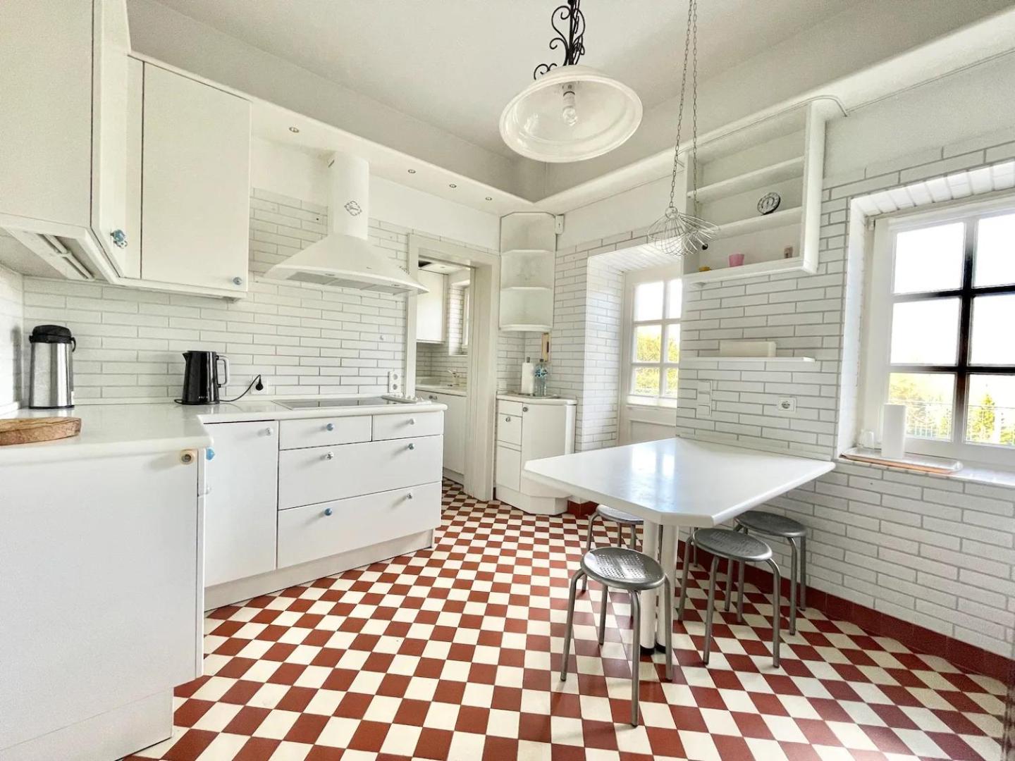 Ferienhaus Villa EMG Osnabrück Bielefeld in Preussisch-Oldendorf, Alleinlage, eigene Wald und See, Jacuzzi, Sauna für Familien Gruppen bis 20 Personen