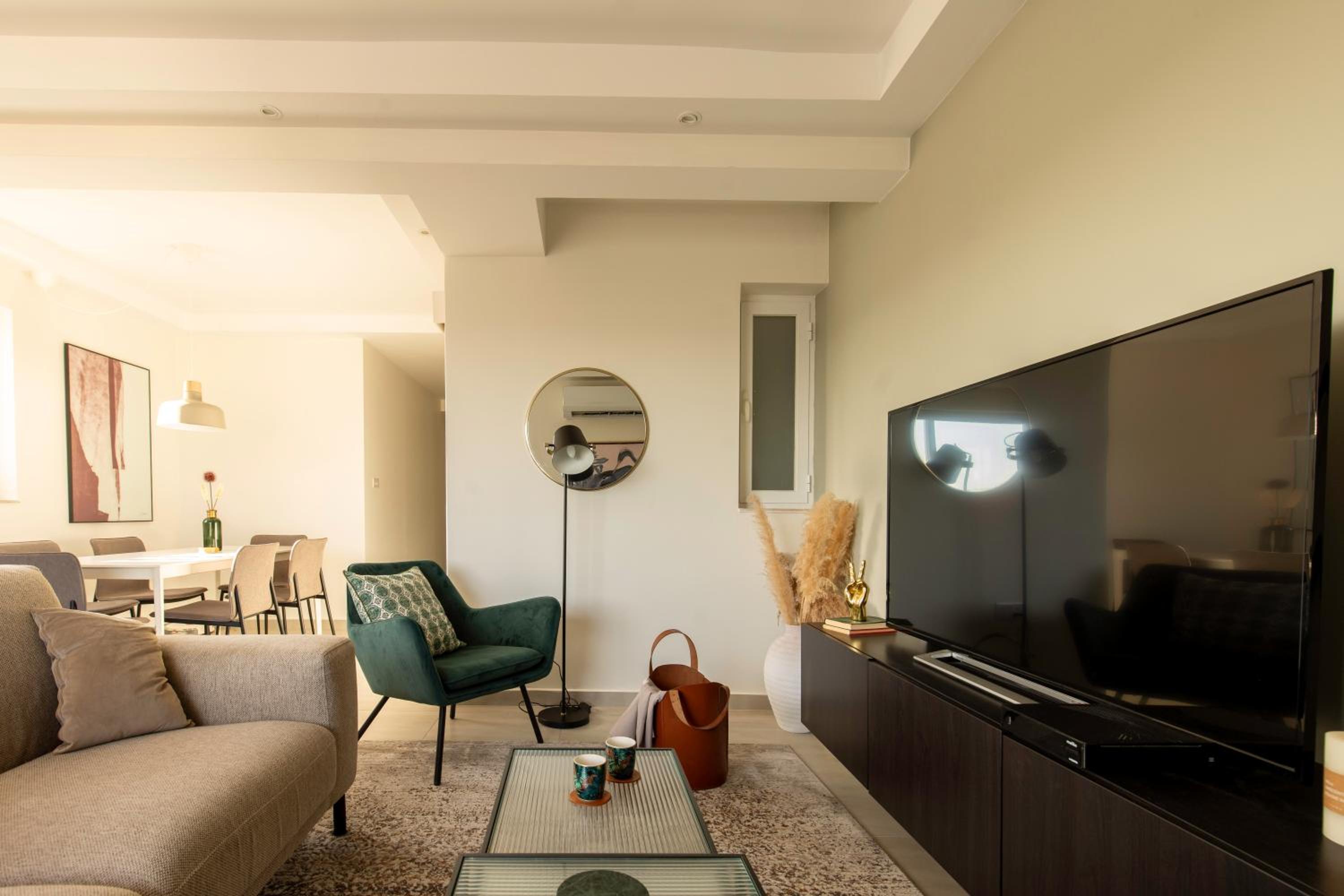 Modern 3BD Spacious Apartment with Terrace - Close to Yacht Marina view 2