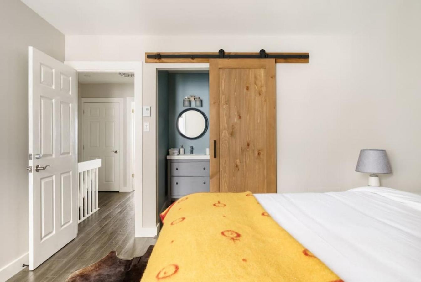 Luxury Condominium with Rustic Minimalist Style