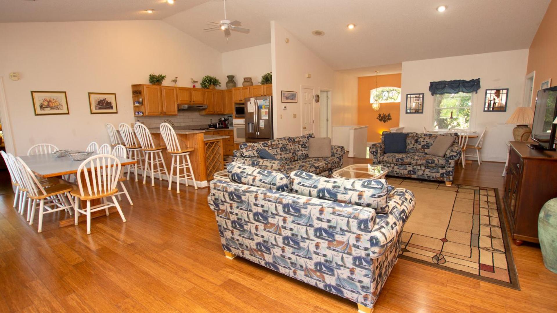 Soundside, Lake View, Hot Tub, Dogs Welcome, Community Amenities, VOH56, Atlantic Sound Waves view 2