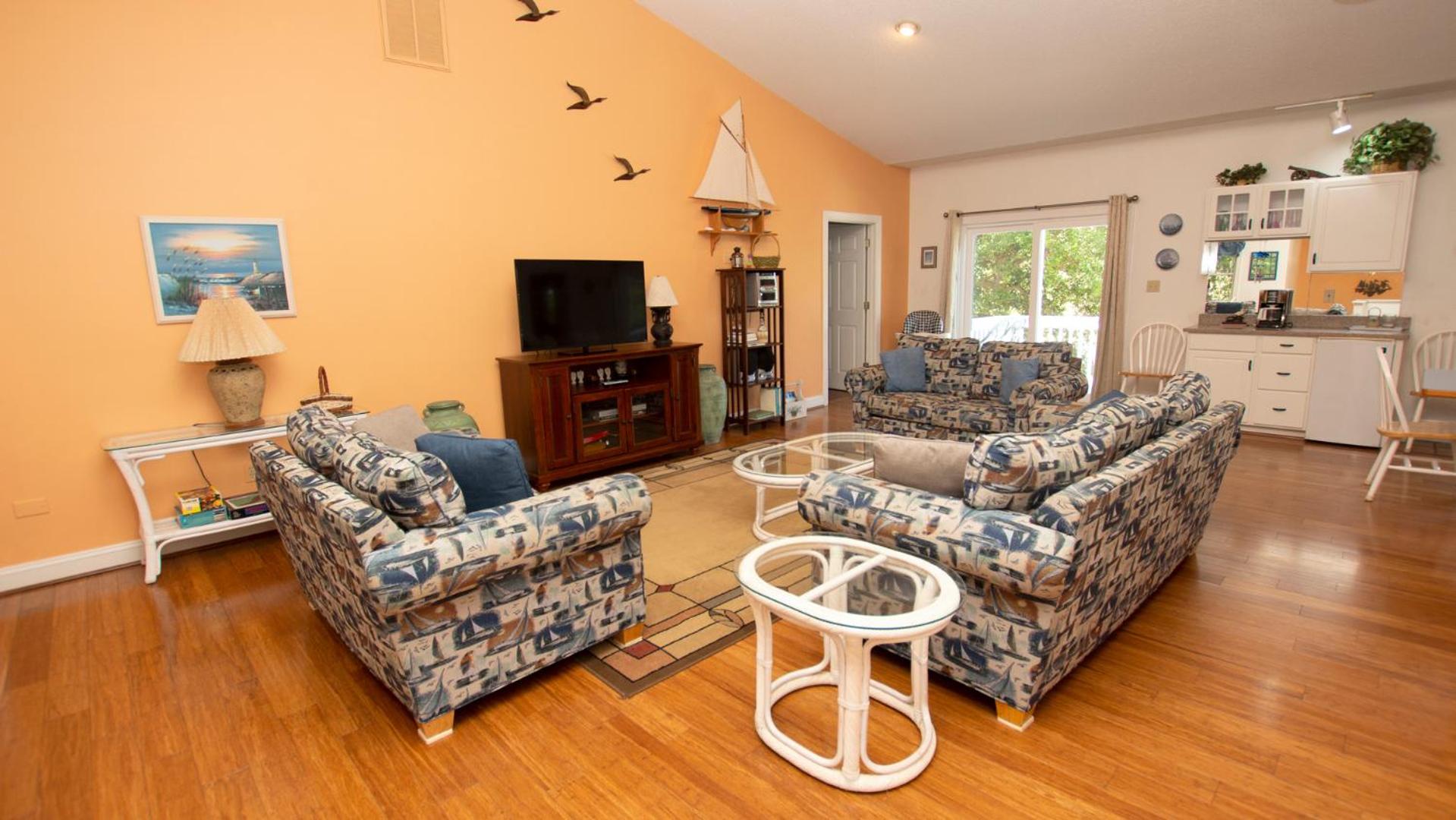 Soundside, Lake View, Hot Tub, Dogs Welcome, Community Amenities, VOH56, Atlantic Sound Waves view 5