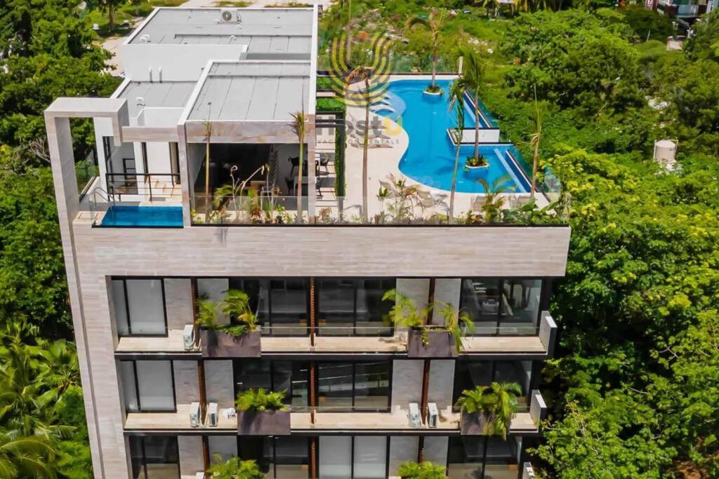 Hotel Lil Town - Image 1