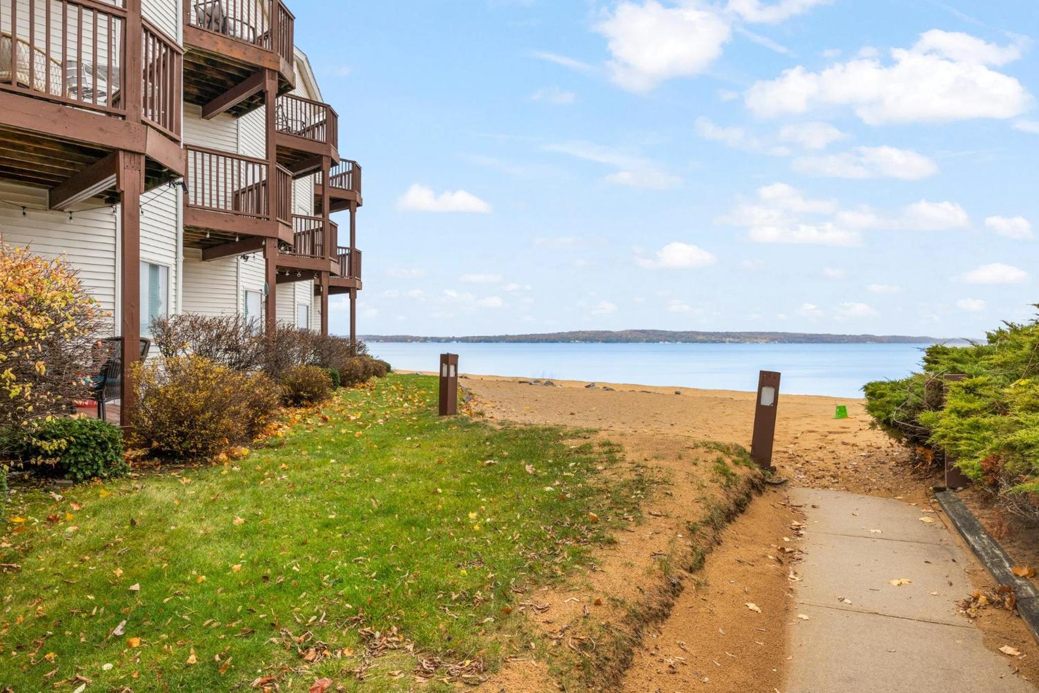 Beachside 102 with Direct Access to the Beach and Pool and Hot Tub view 3