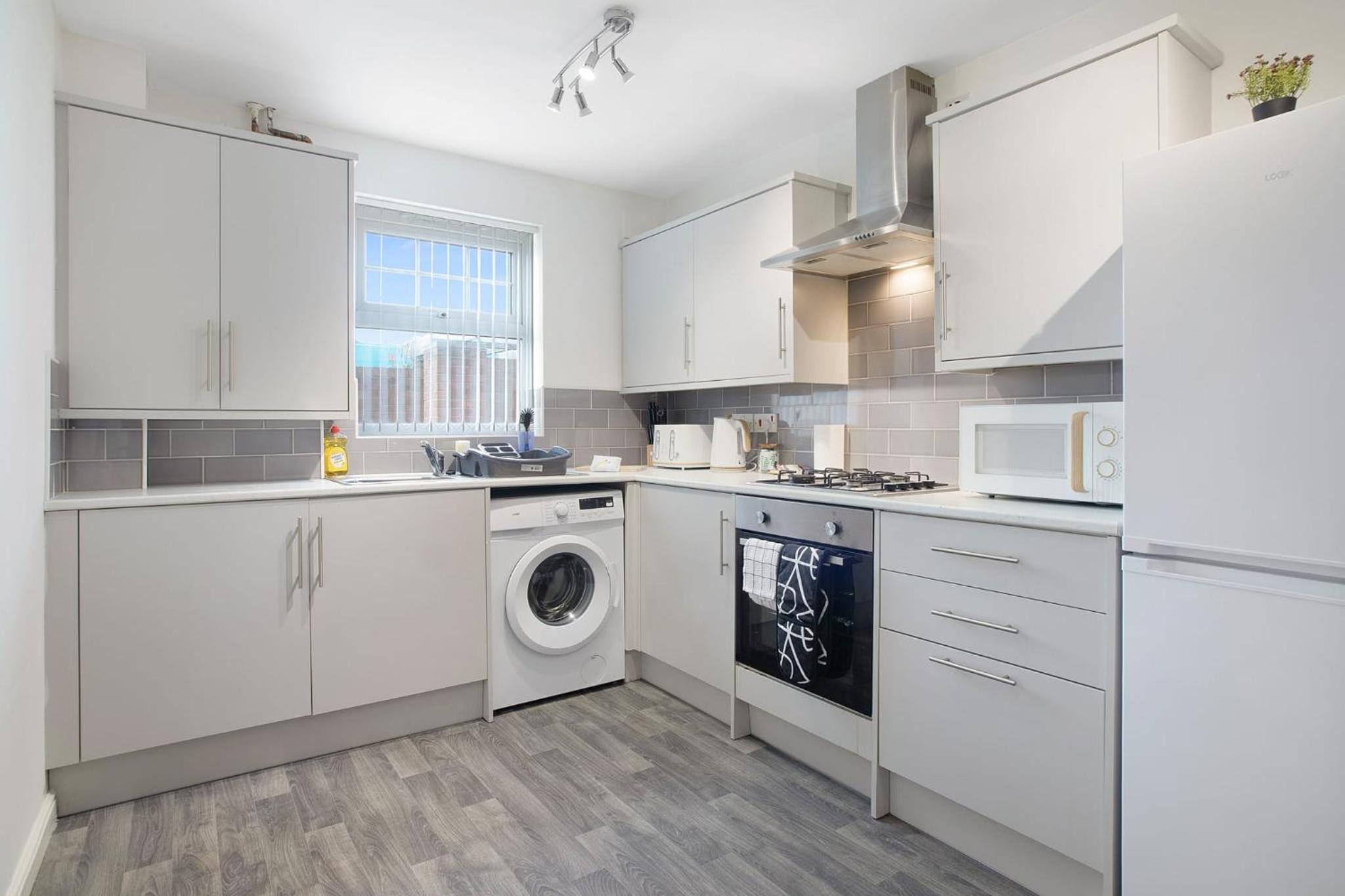Charming 3 Bedroom House in Hartlepool, Sleeps 5, photo 9