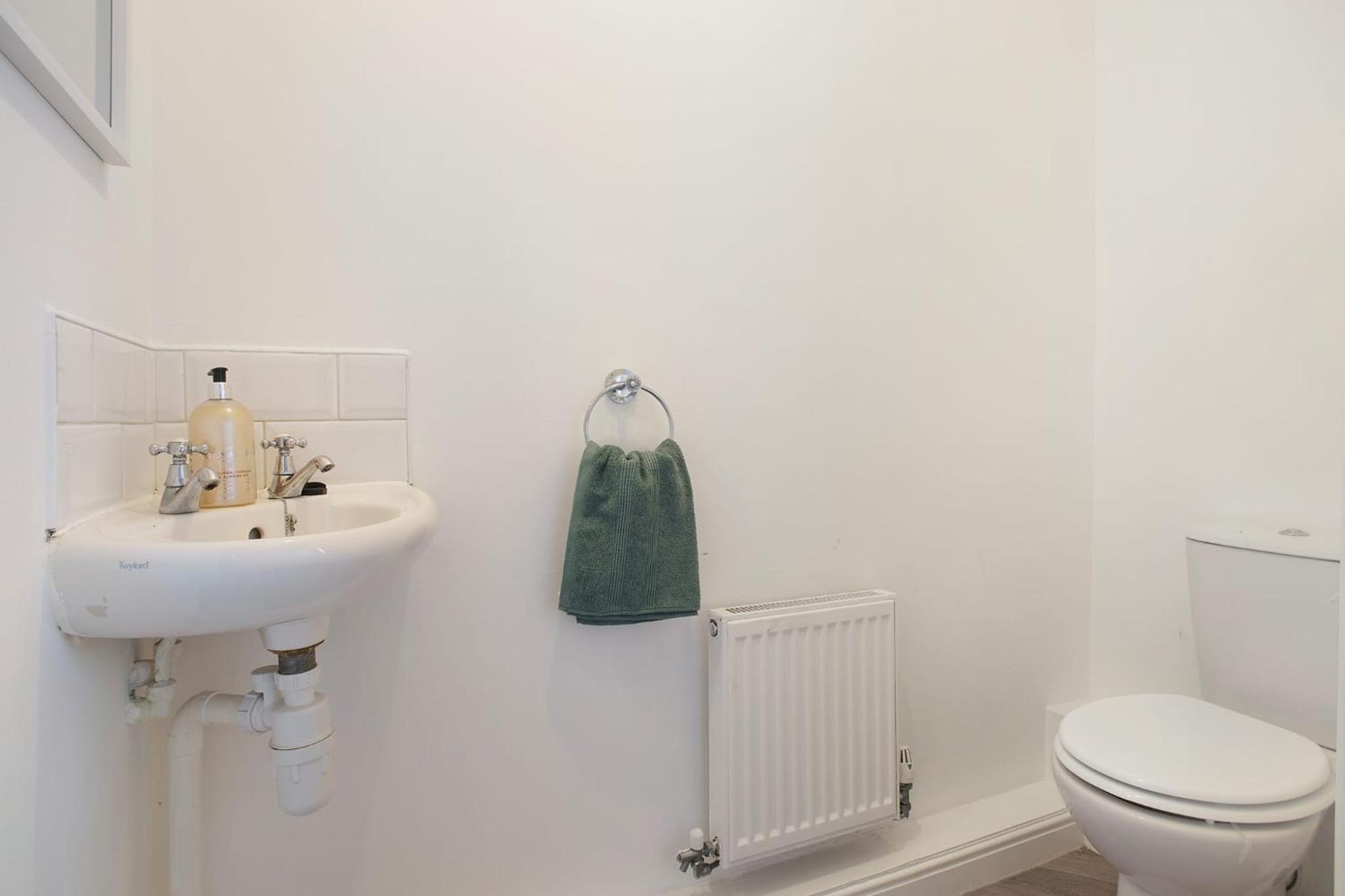 Charming 3 Bedroom House in Hartlepool, Sleeps 5, photo 14