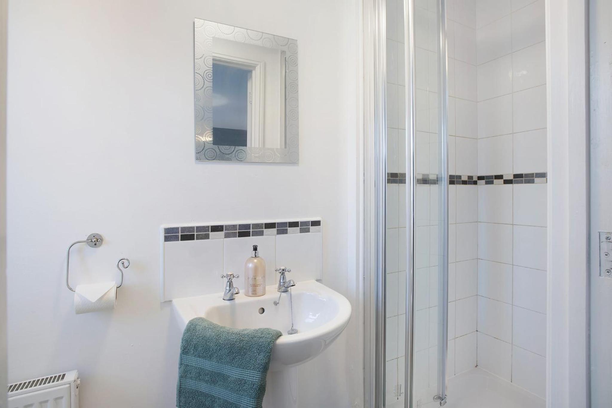 Charming 3 Bedroom House in Hartlepool, Sleeps 5