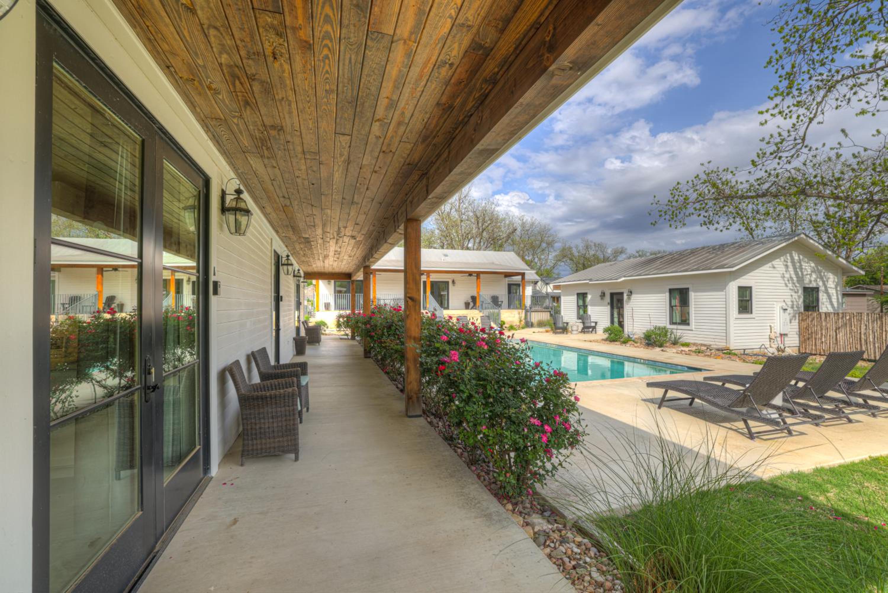 Schubert Inn Combo with Pool view 2