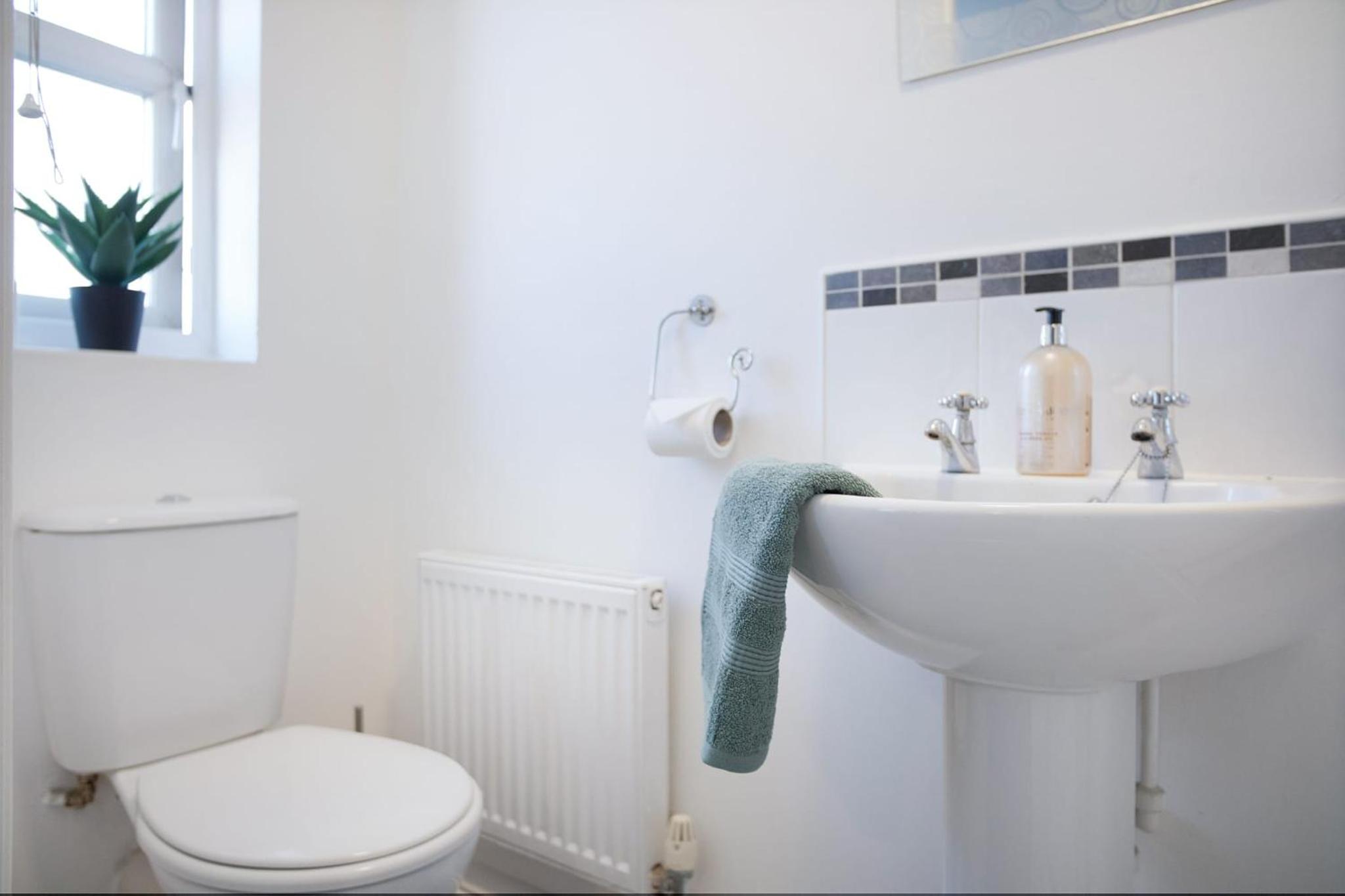 Charming 3 Bedroom House in Hartlepool, Sleeps 5