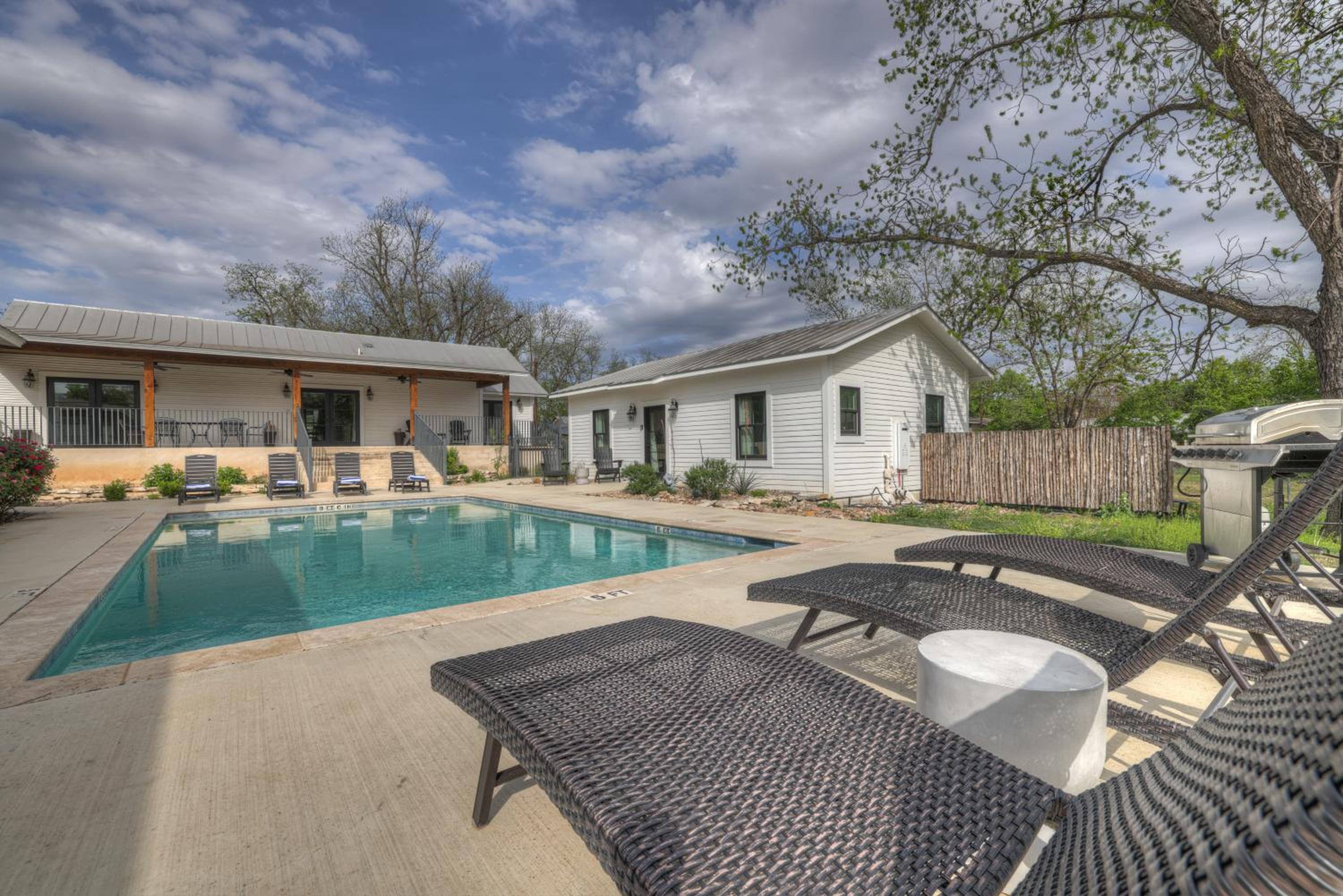 Schubert Inn Combo with Pool view 5