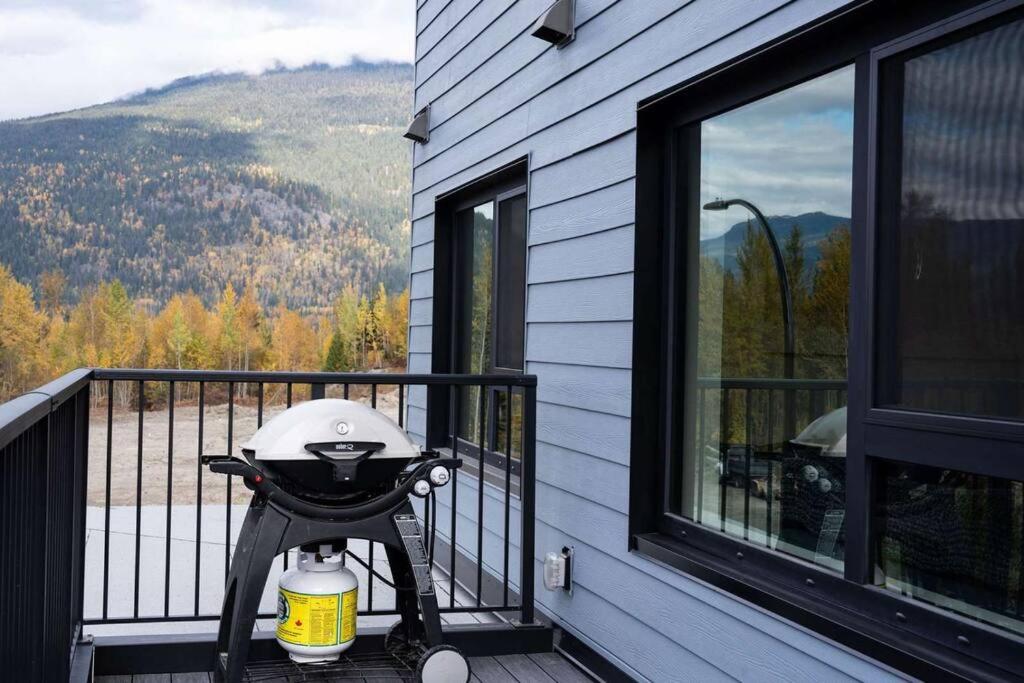Bluebird Daze by Revelstoke Vacations