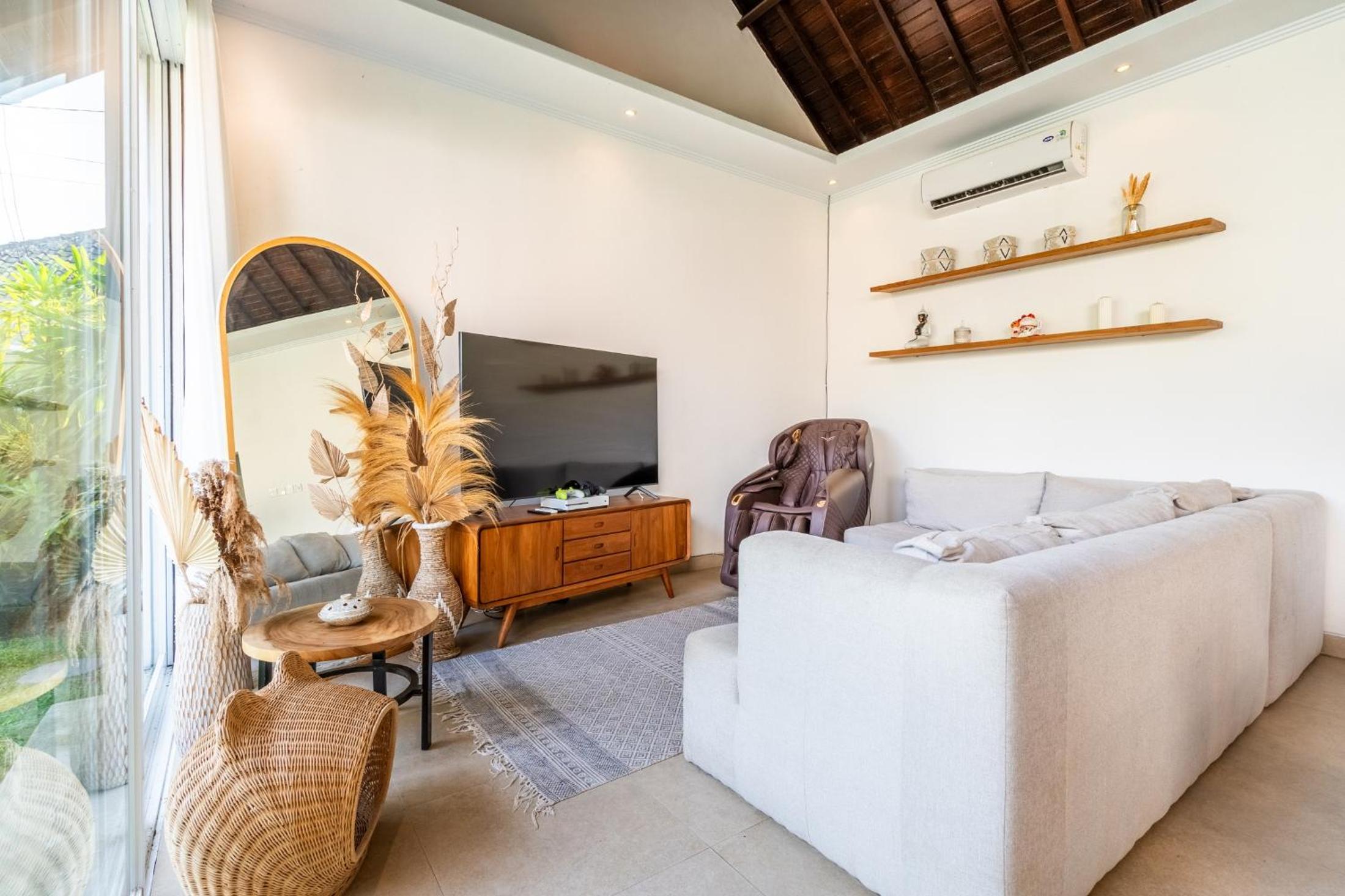 Jungle Amaranth Villa Canggu - Exclusive 3BR Retreat with Pool, Modern Amenities and Top Location view 2
