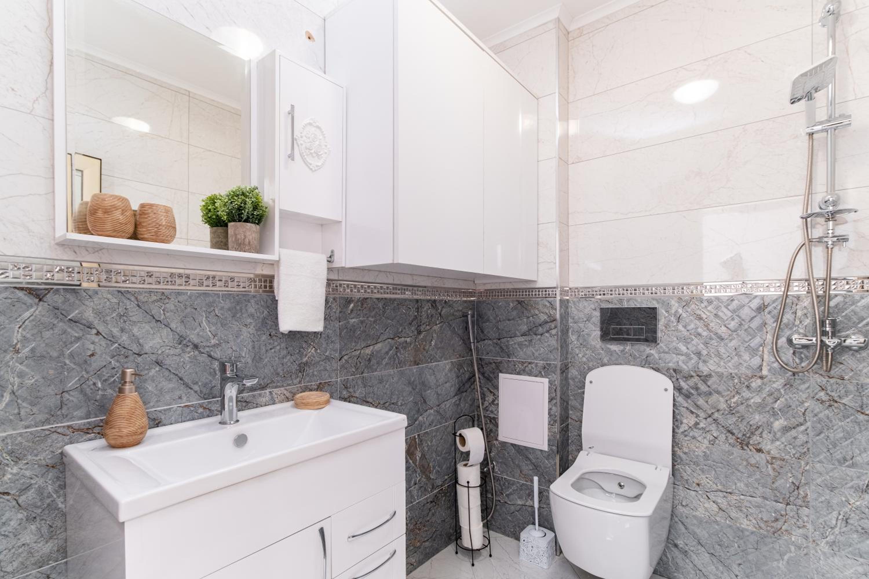 Modern & Elegant City Center Apartments