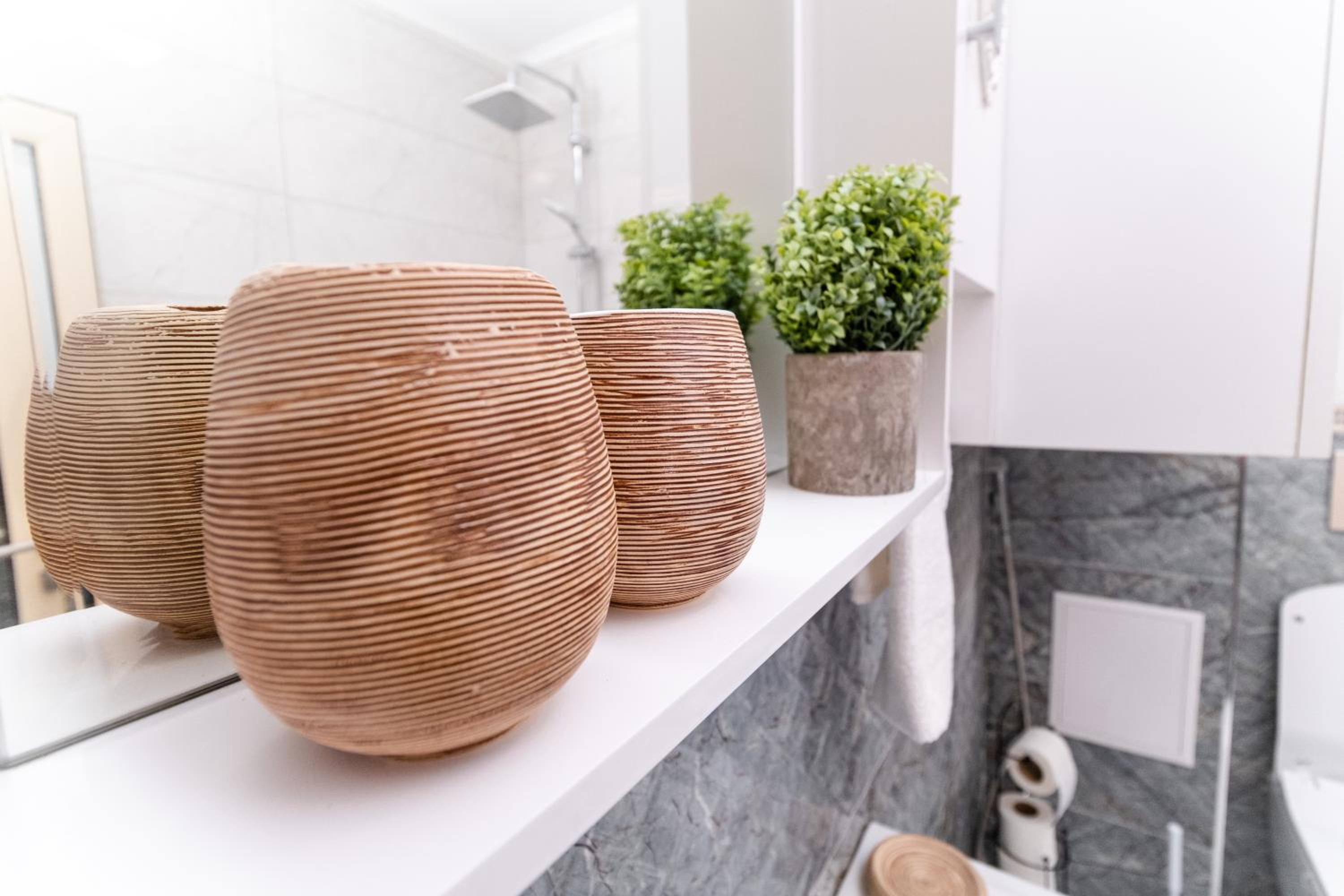 Modern & Elegant City Center Apartments