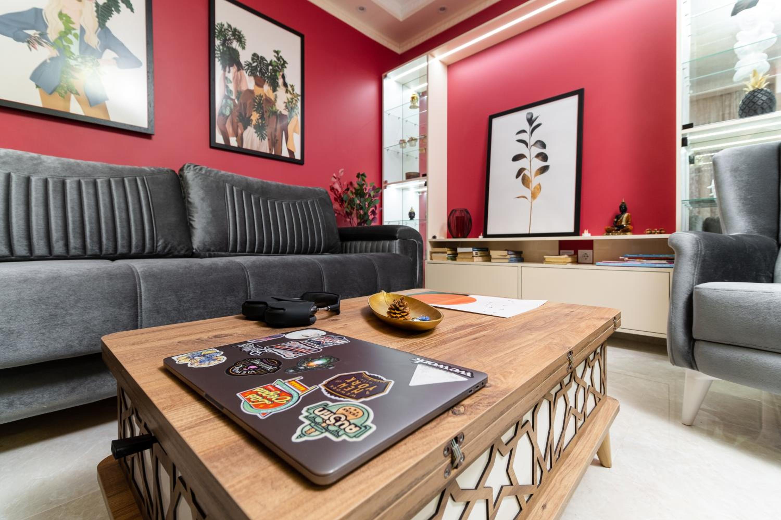 Modern & Elegant City Center Apartments