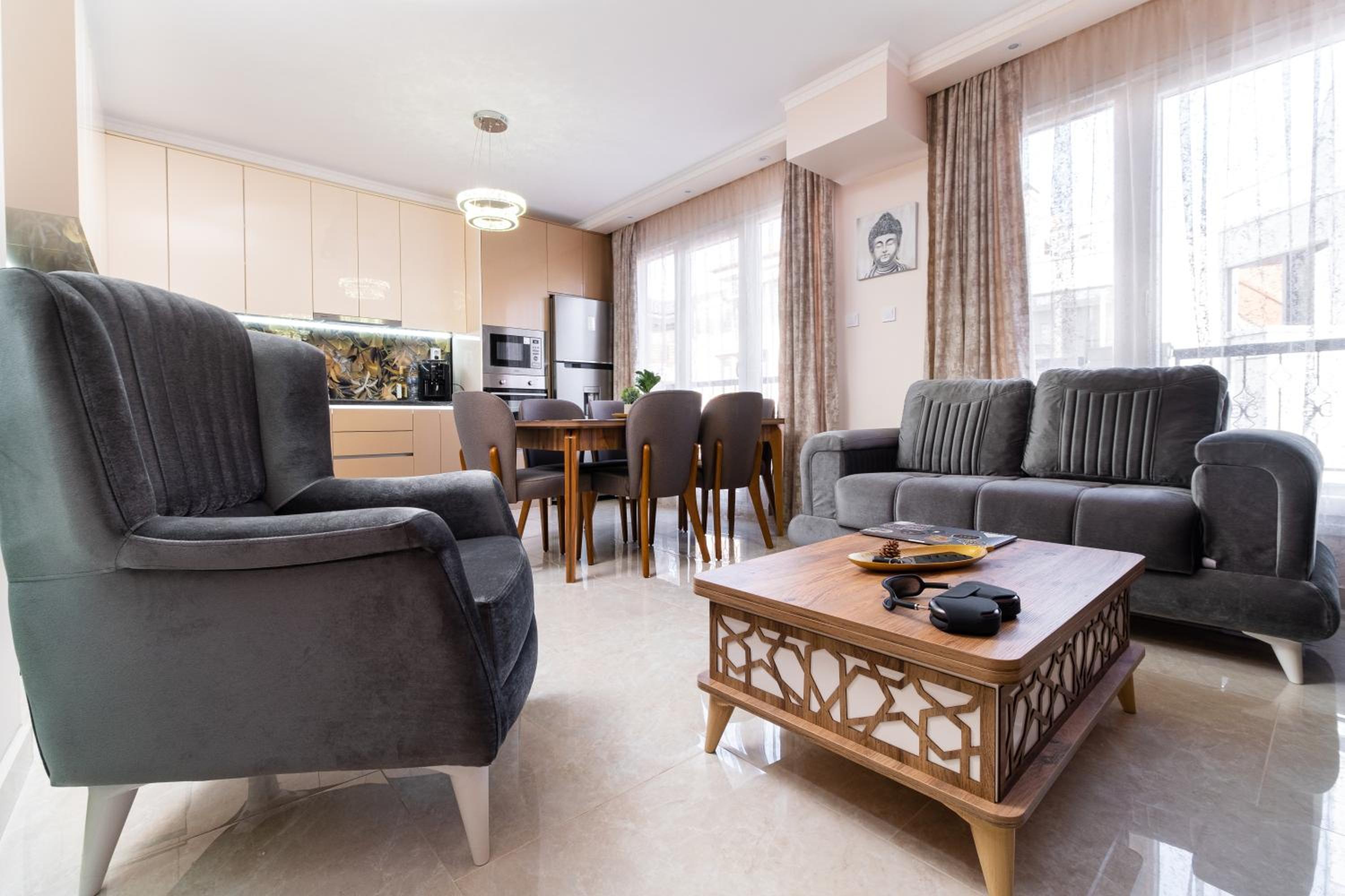 Modern & Elegant City Center Apartments